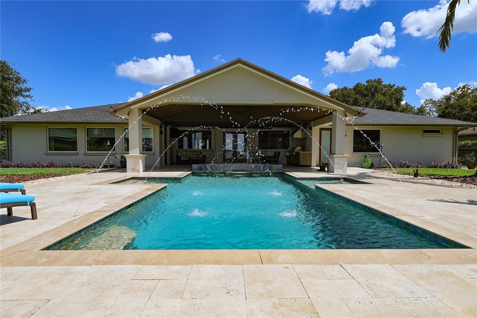 Pool fountains - 3640 CRUMP RD, WINTER HAVEN