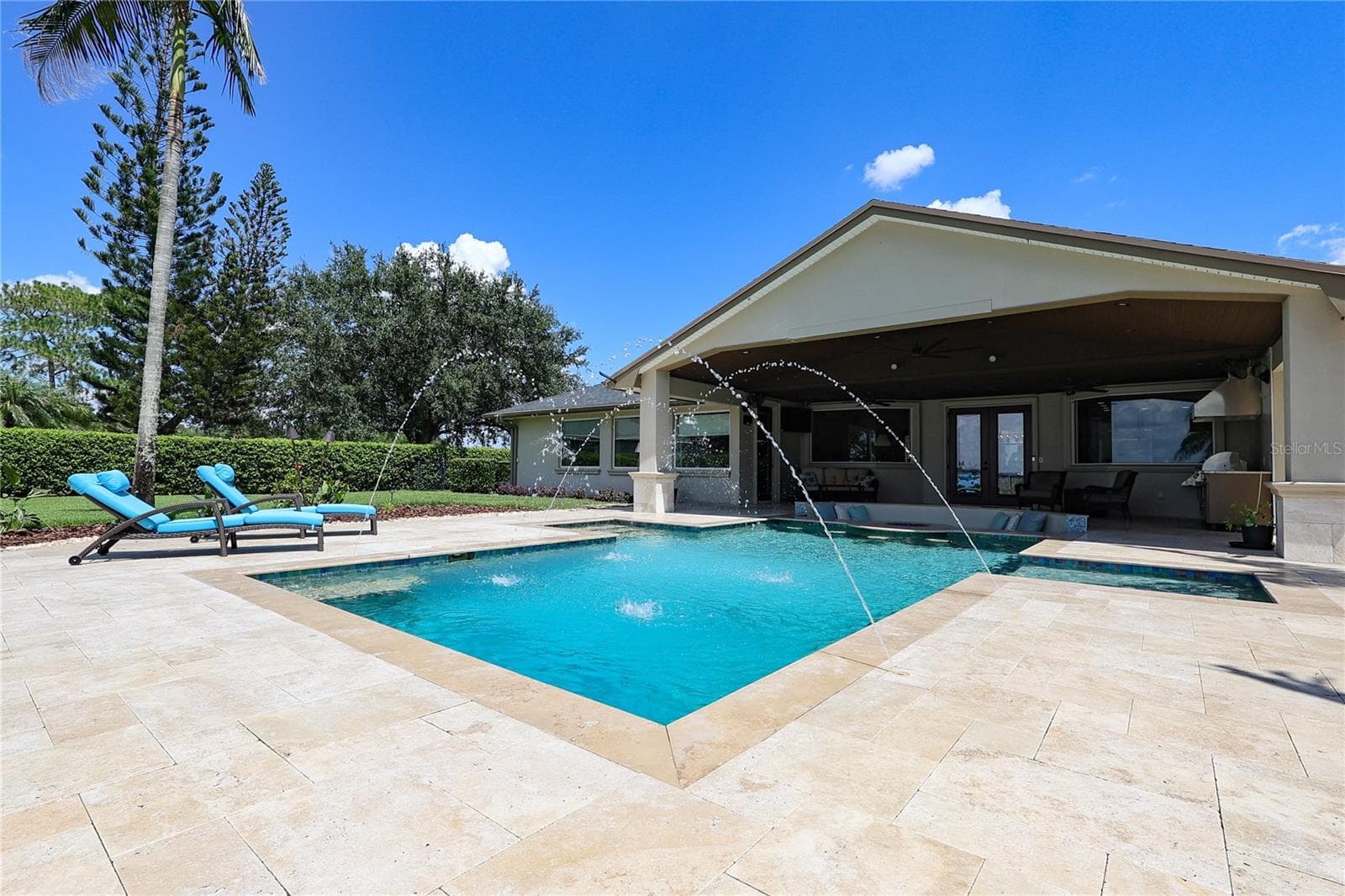 Pool fountains - 3640 CRUMP RD, WINTER HAVEN