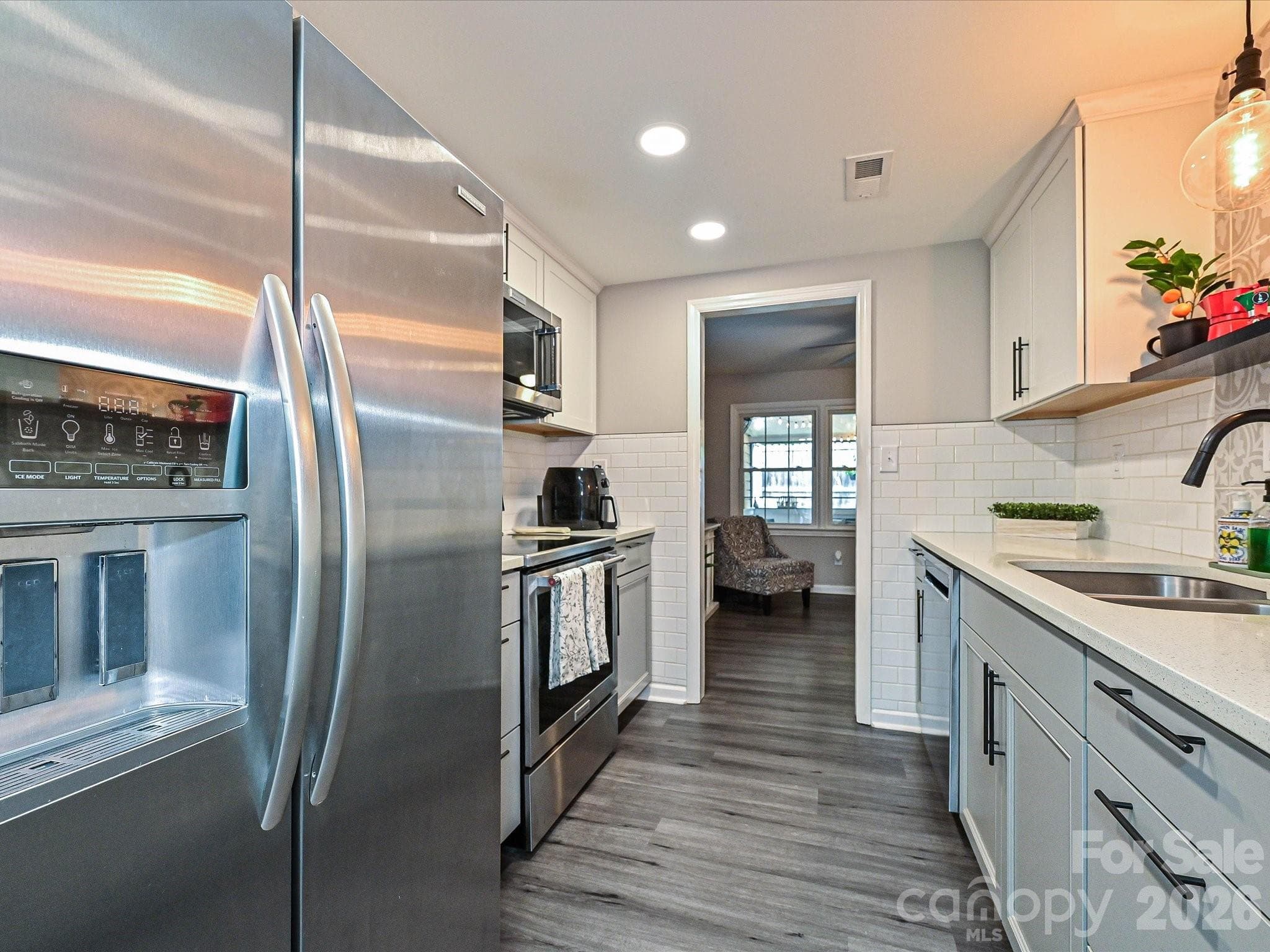 Townhouse at 8069 Regent Park Lane, Charlotte, photo 7 of 30