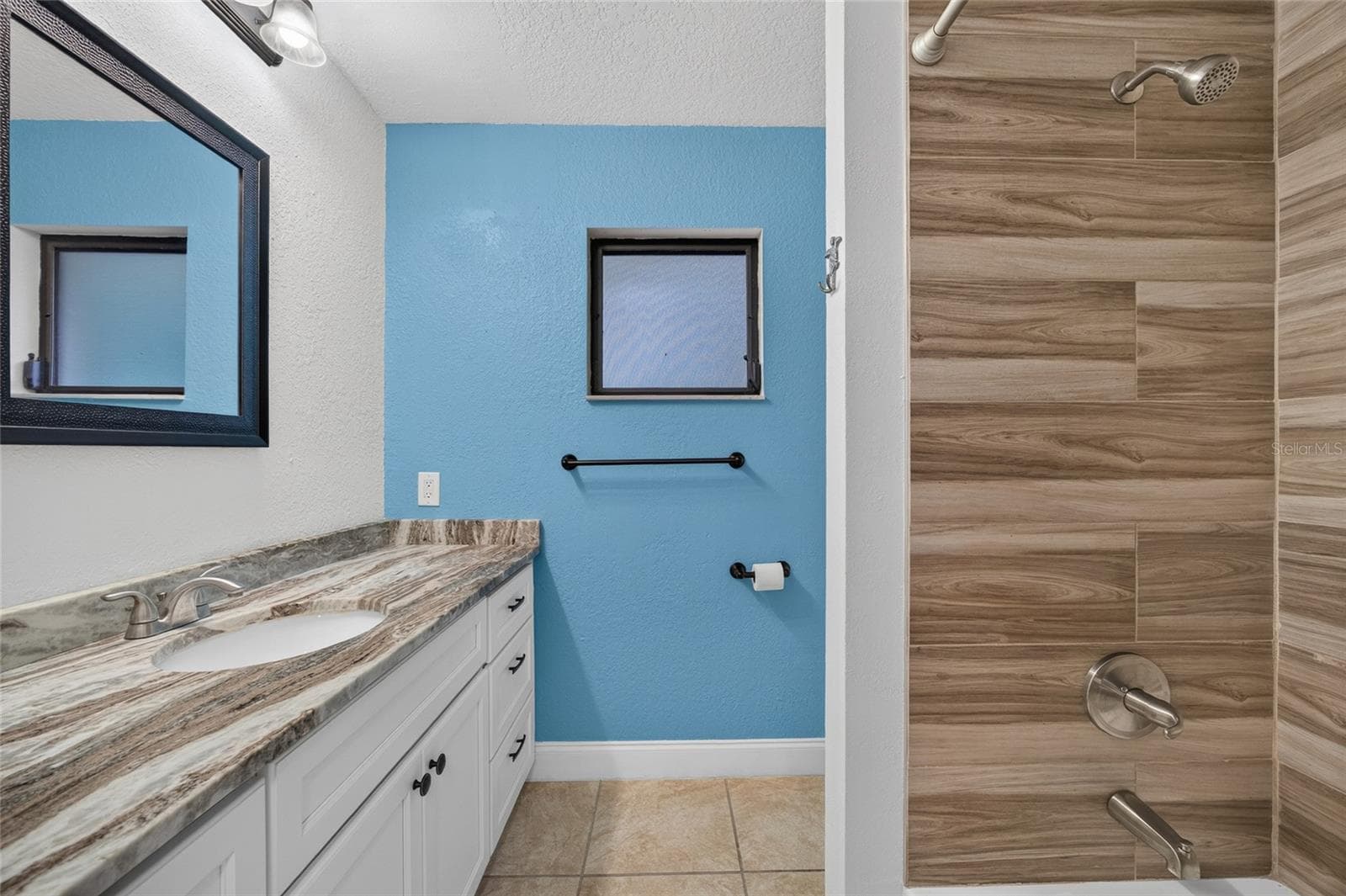 Single Family Residence at 2058 LAKE VIEW BLVD, PORT CHARLOTTE, photo 23 of 45