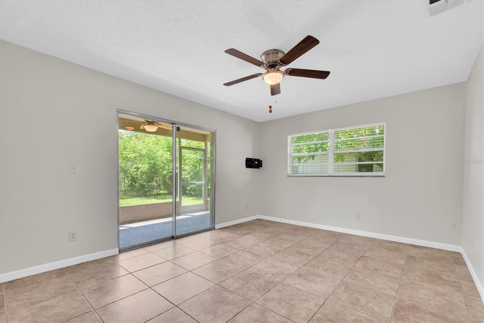 Single Family Residence at 1521 13TH ST W, PALMETTO, photo 4 of 35