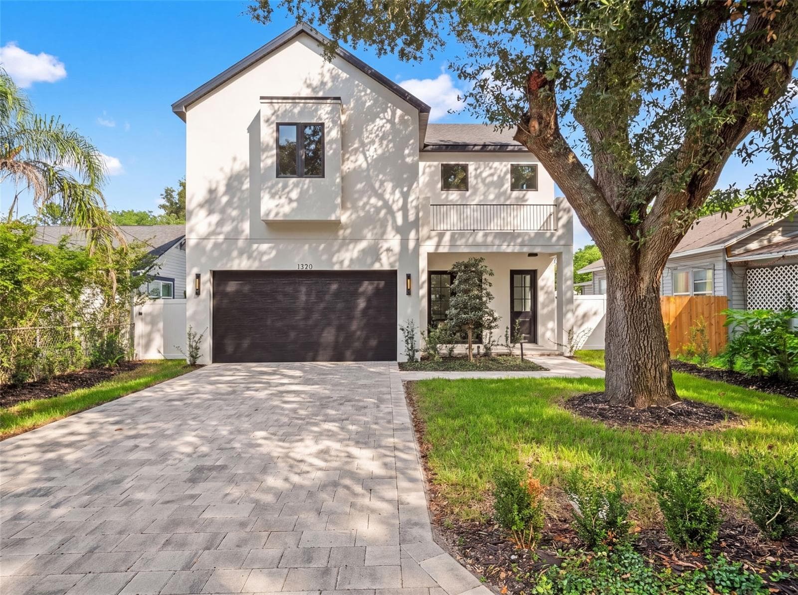 1320 CLOVERLAWN AVE