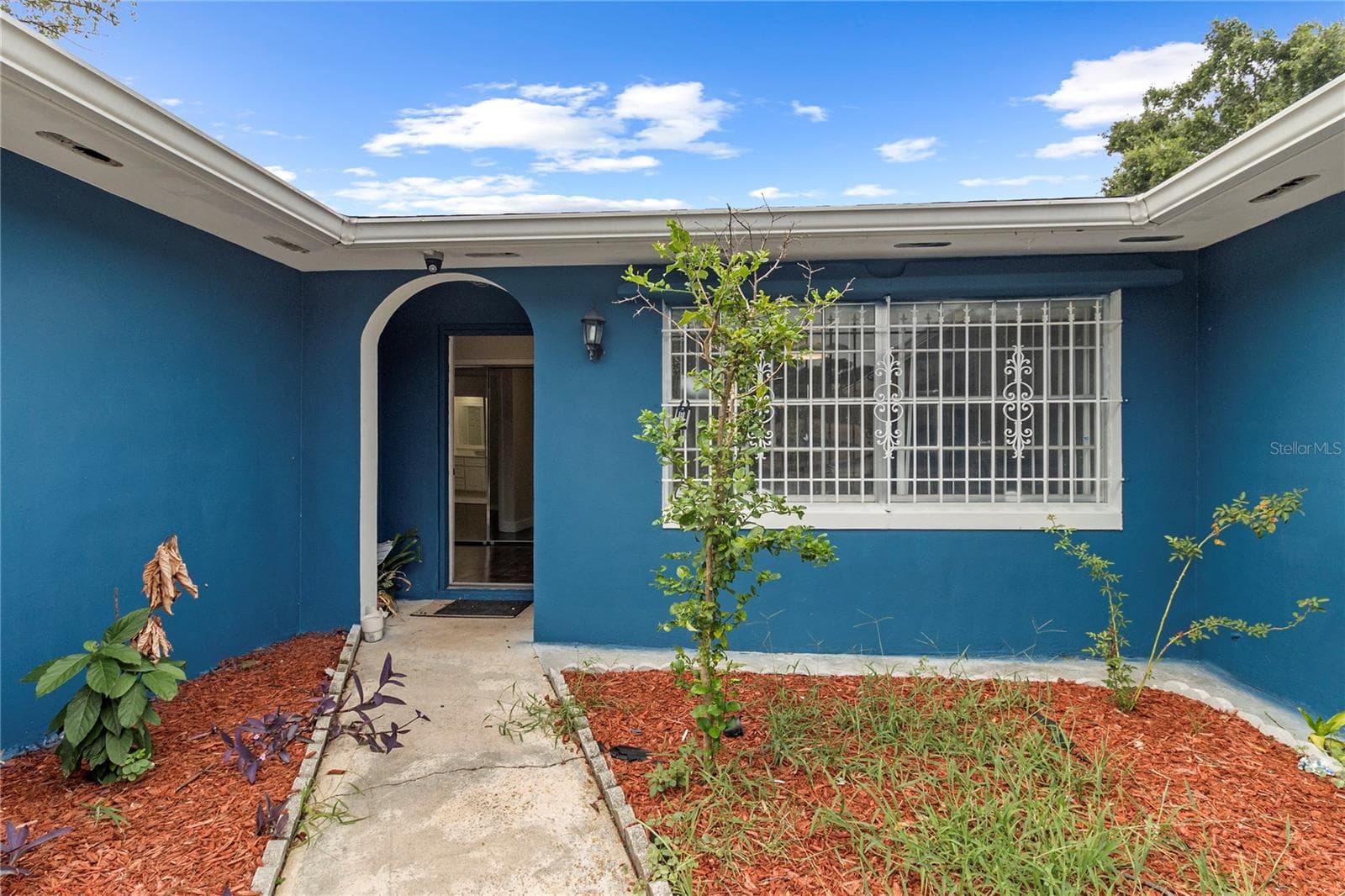 Single Family Residence at 1700 NEEDLEWOOD LN, ORLANDO, photo 2 of 26