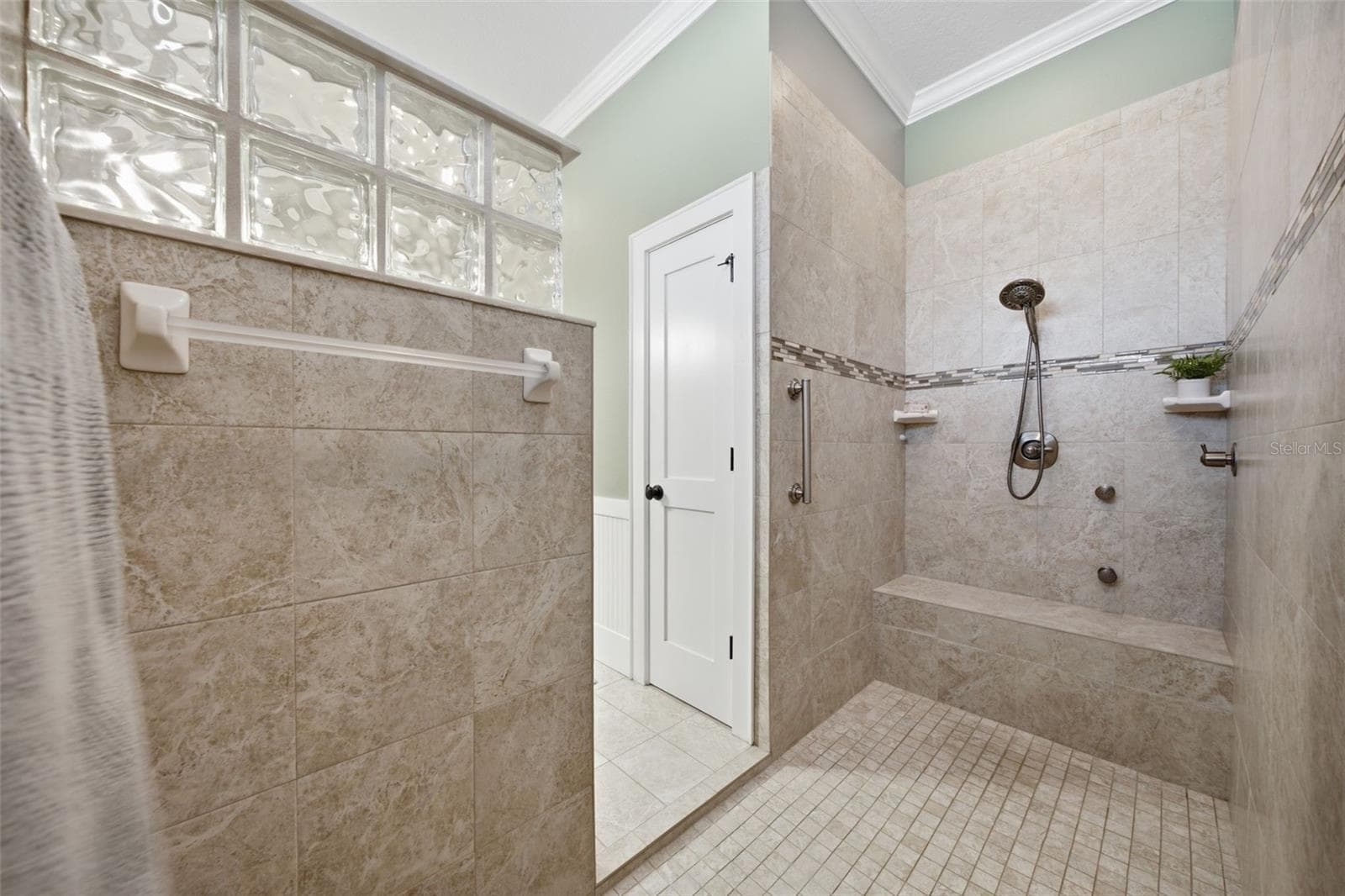 Primary bathroom. - 1905 PINE ST, VALRICO