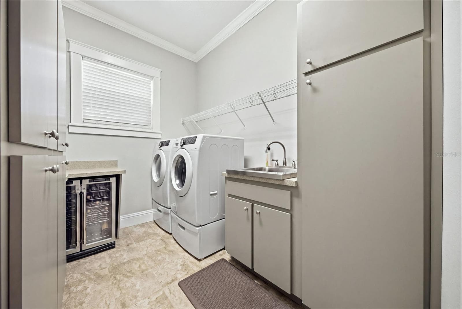 Functional laundry room. - 1905 PINE ST, VALRICO