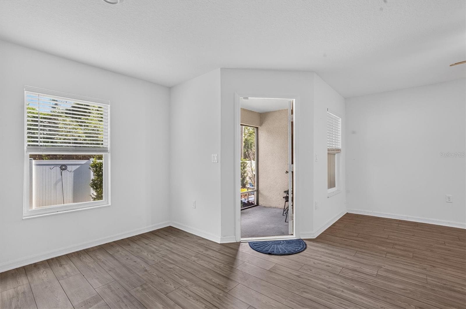Single Family Residence at 1556 WYNFORD CIR, TAVARES, photo 9 of 45