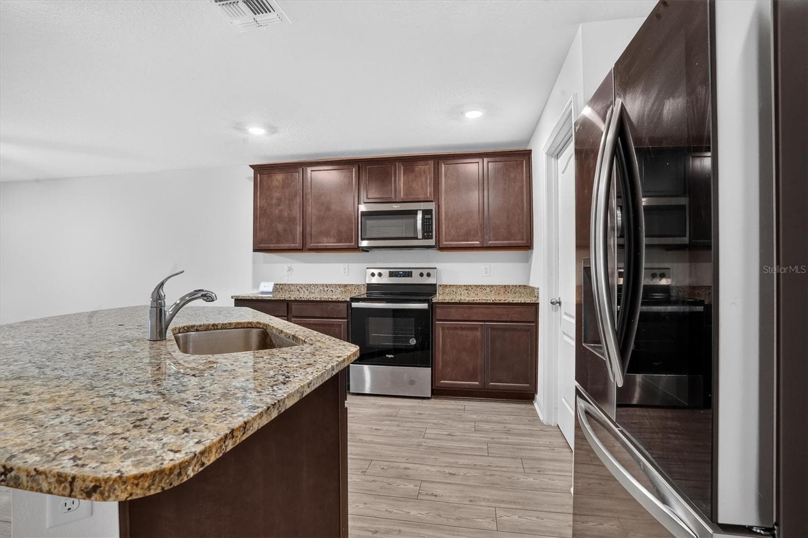 Single Family Residence at 1556 WYNFORD CIR, TAVARES, photo 13 of 45