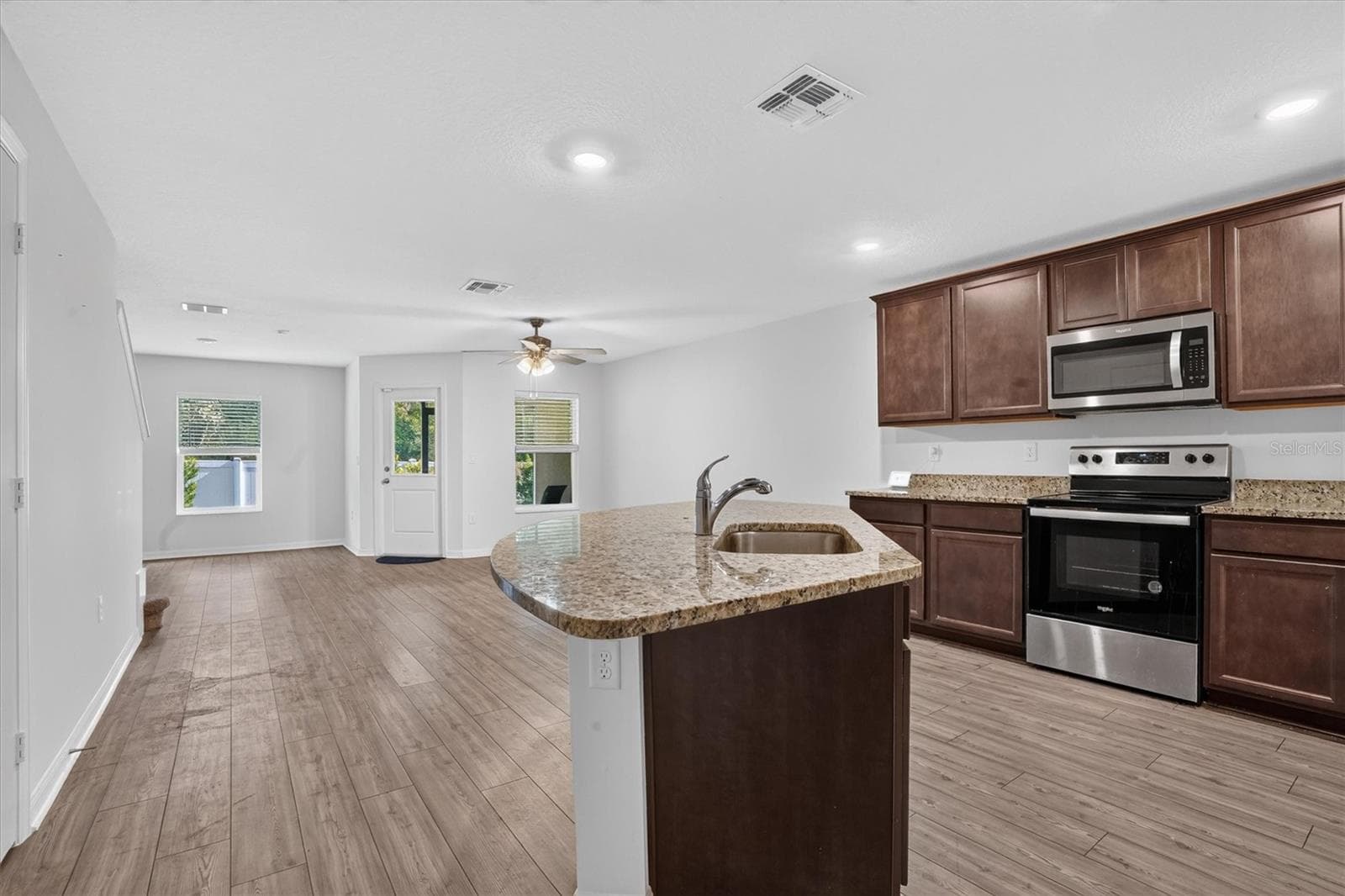 Single Family Residence at 1556 WYNFORD CIR, TAVARES, photo 14 of 45