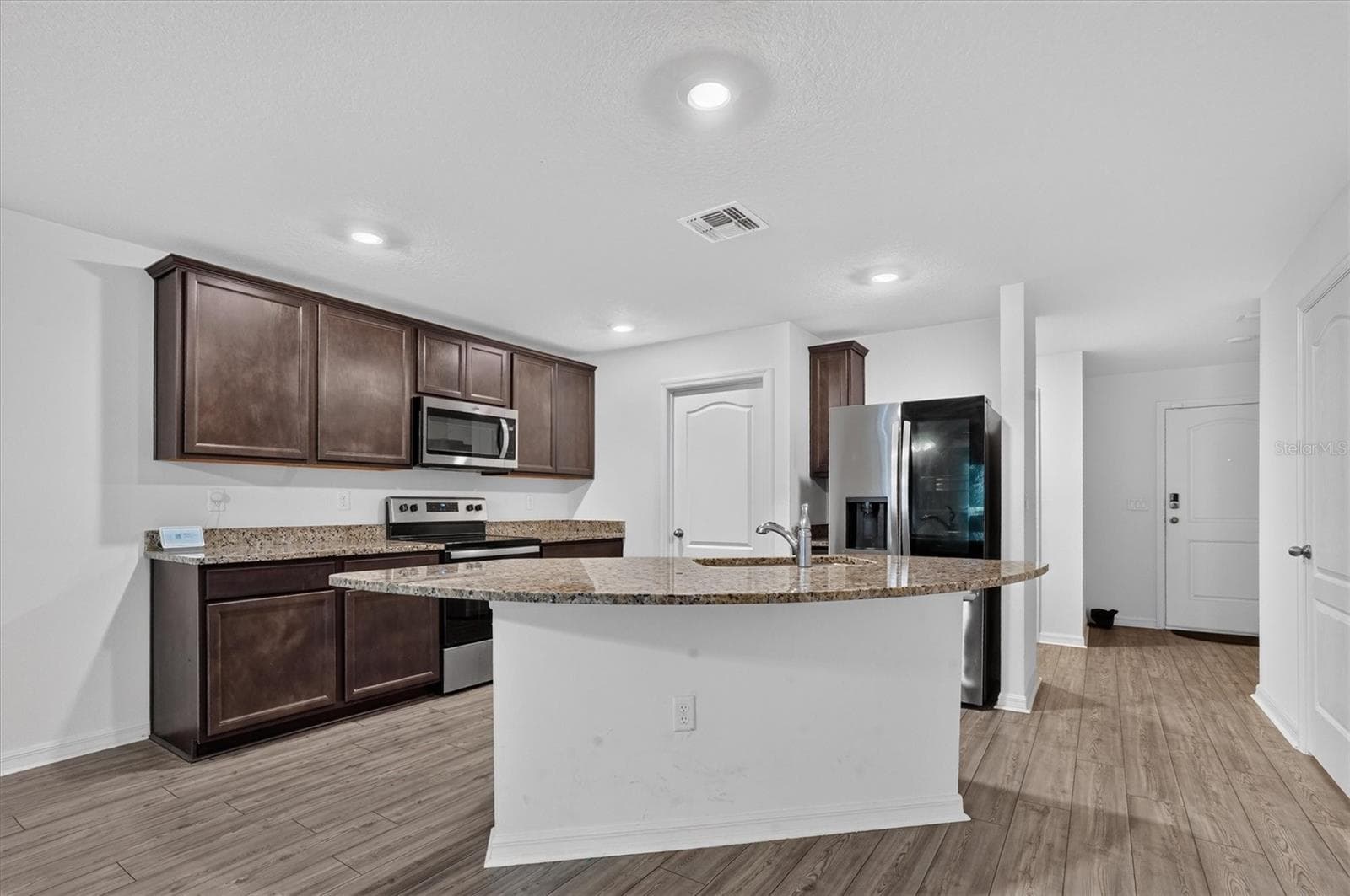 Single Family Residence at 1556 WYNFORD CIR, TAVARES, photo 16 of 45