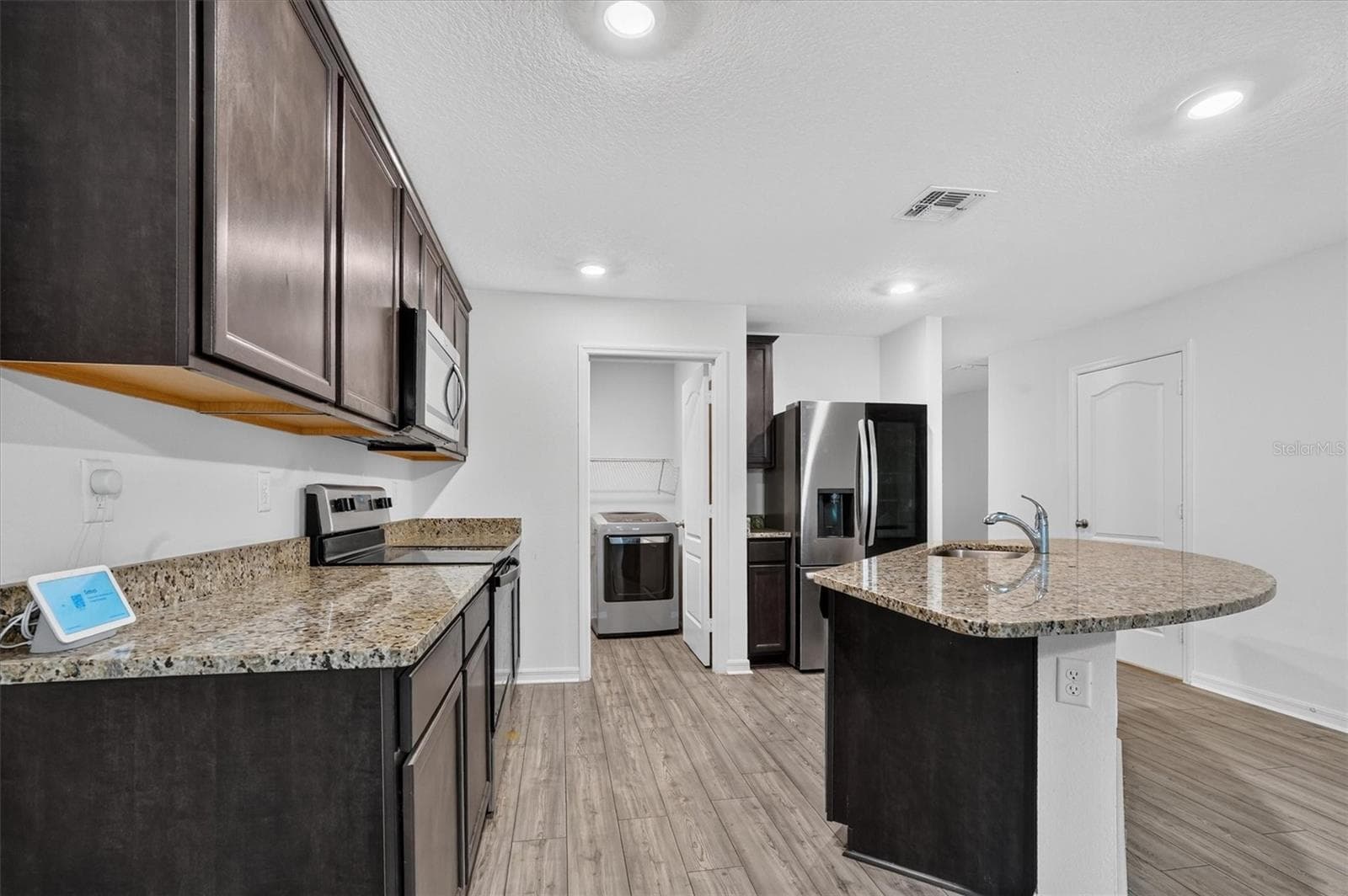 Single Family Residence at 1556 WYNFORD CIR, TAVARES, photo 19 of 45
