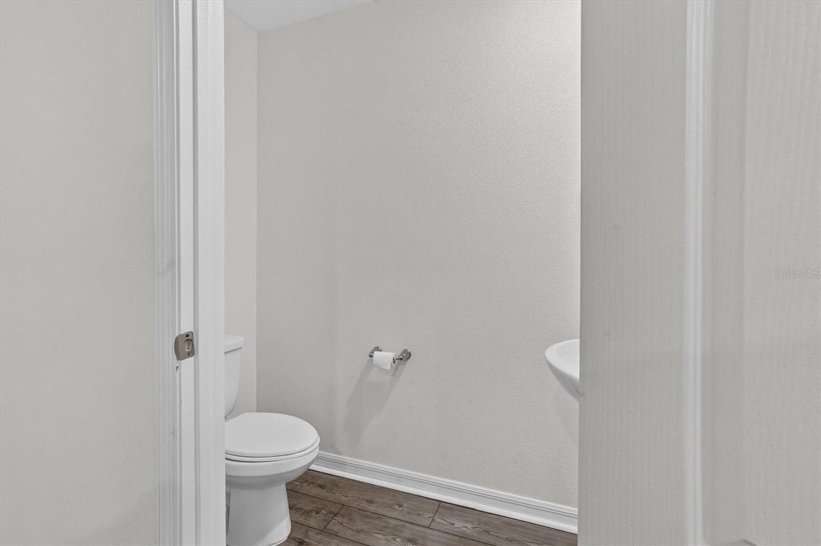 Single Family Residence at 1556 WYNFORD CIR, TAVARES, photo 22 of 45