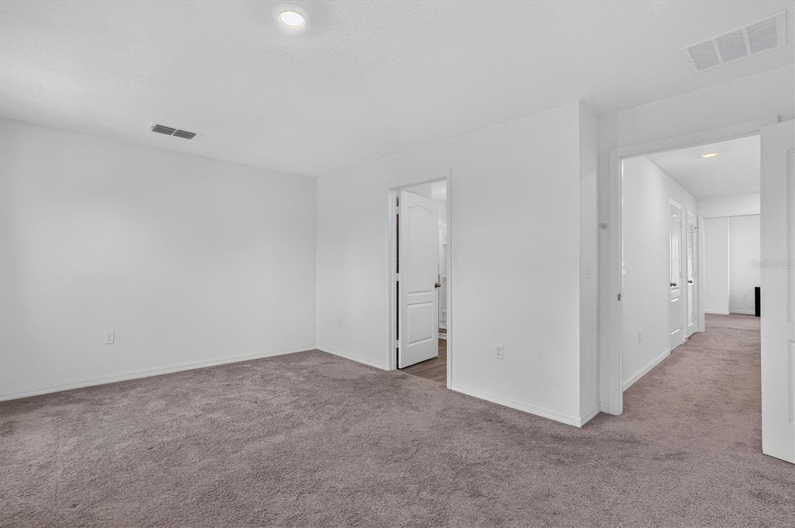 Single Family Residence at 1556 WYNFORD CIR, TAVARES, photo 25 of 45