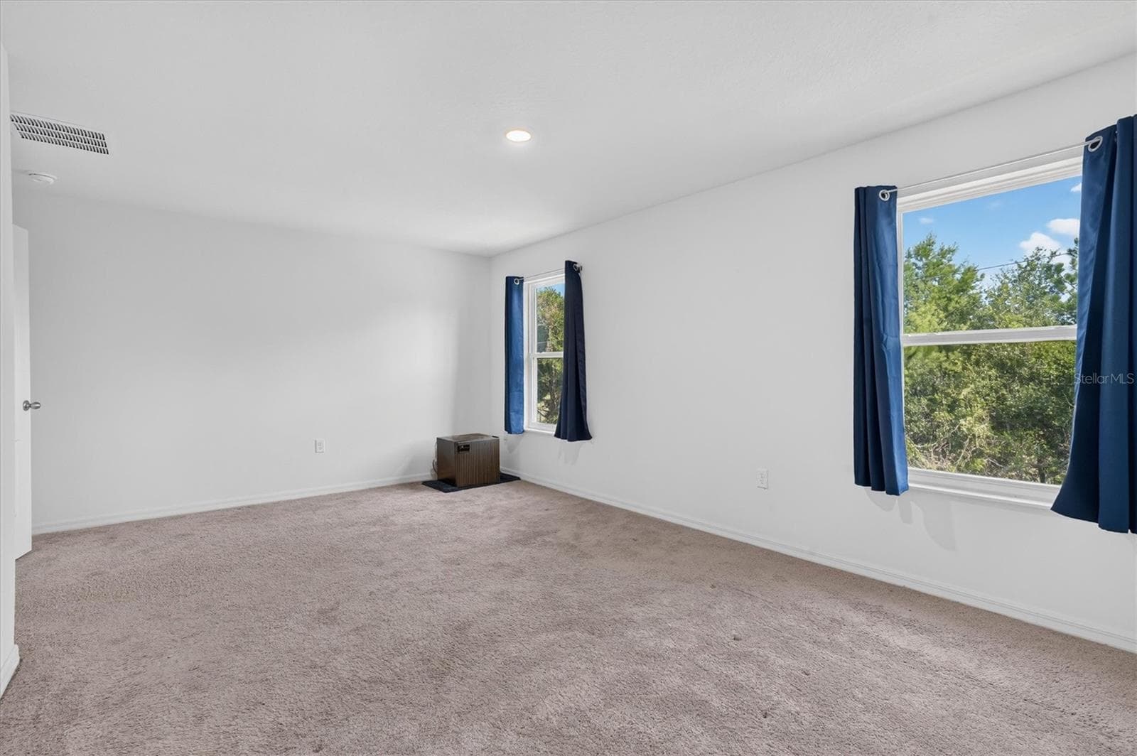Single Family Residence at 1556 WYNFORD CIR, TAVARES, photo 27 of 45