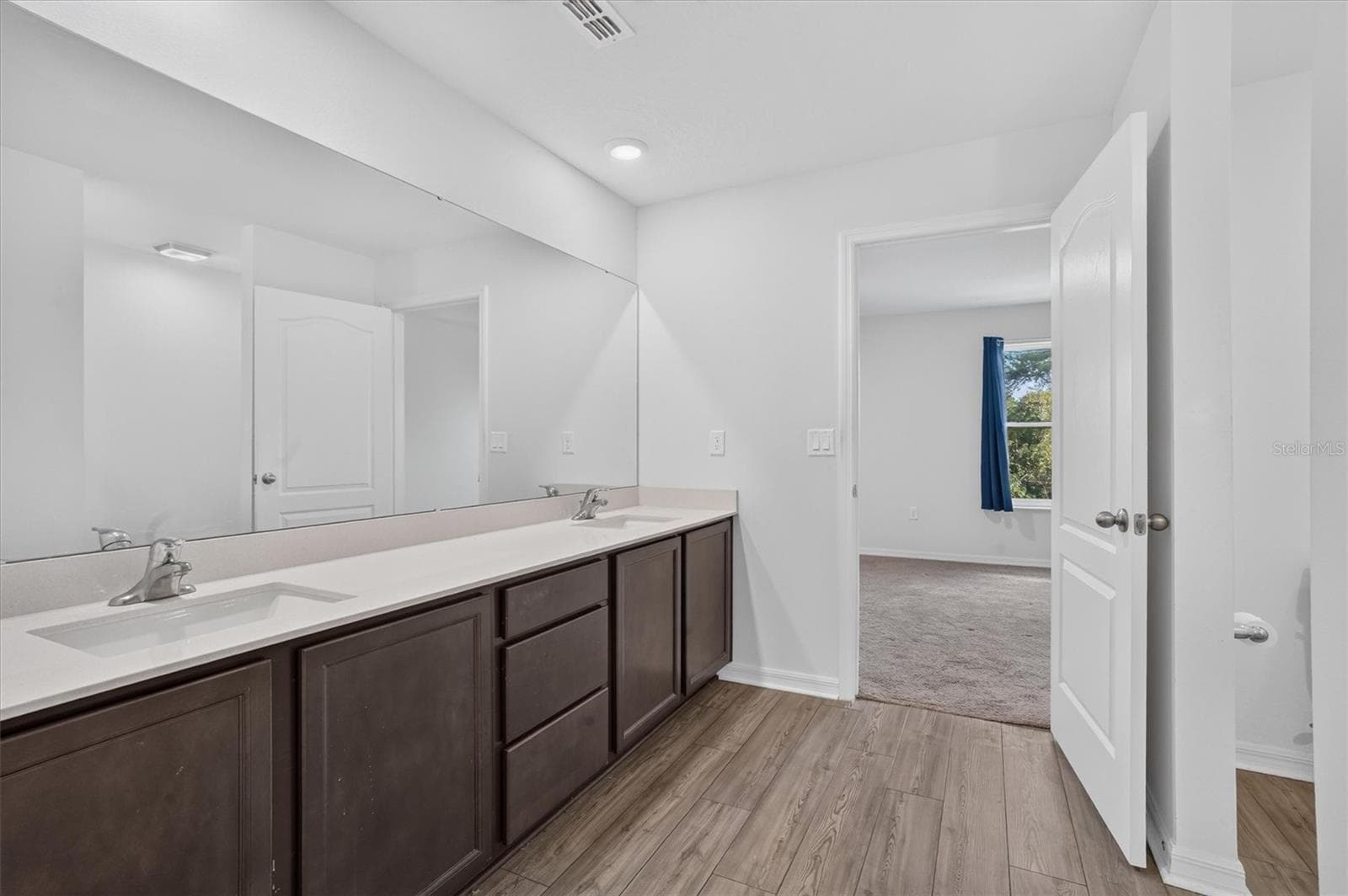 Single Family Residence at 1556 WYNFORD CIR, TAVARES, photo 32 of 45