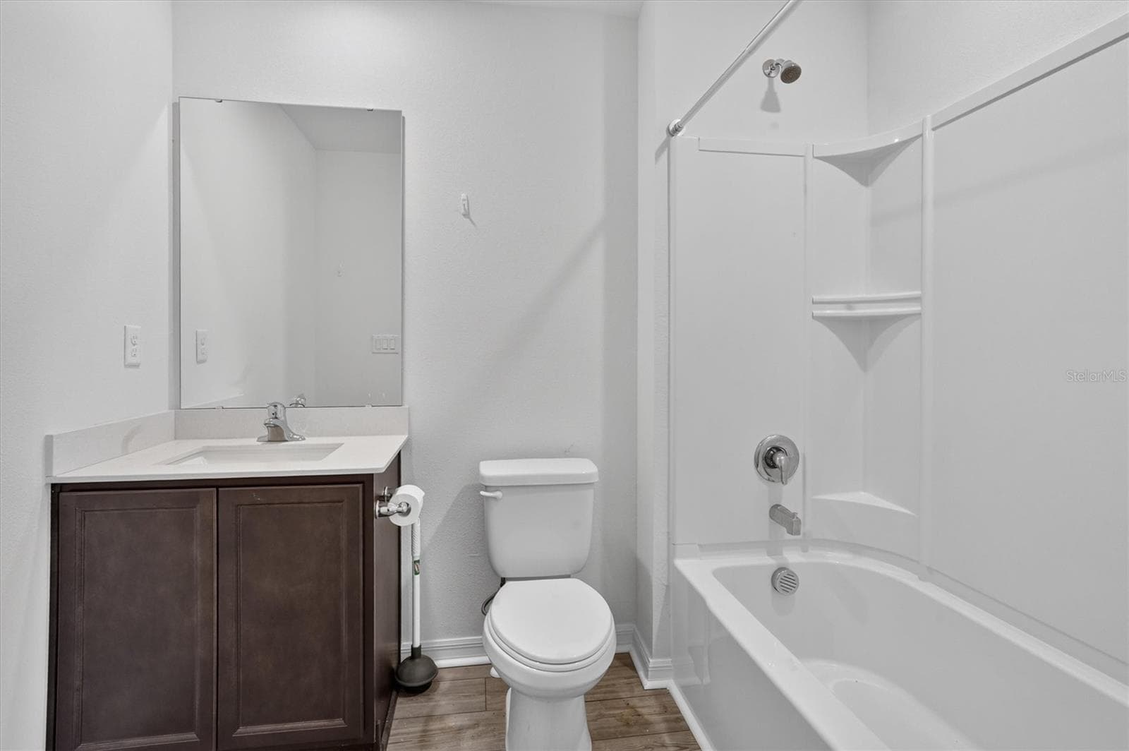 Single Family Residence at 1556 WYNFORD CIR, TAVARES, photo 37 of 45