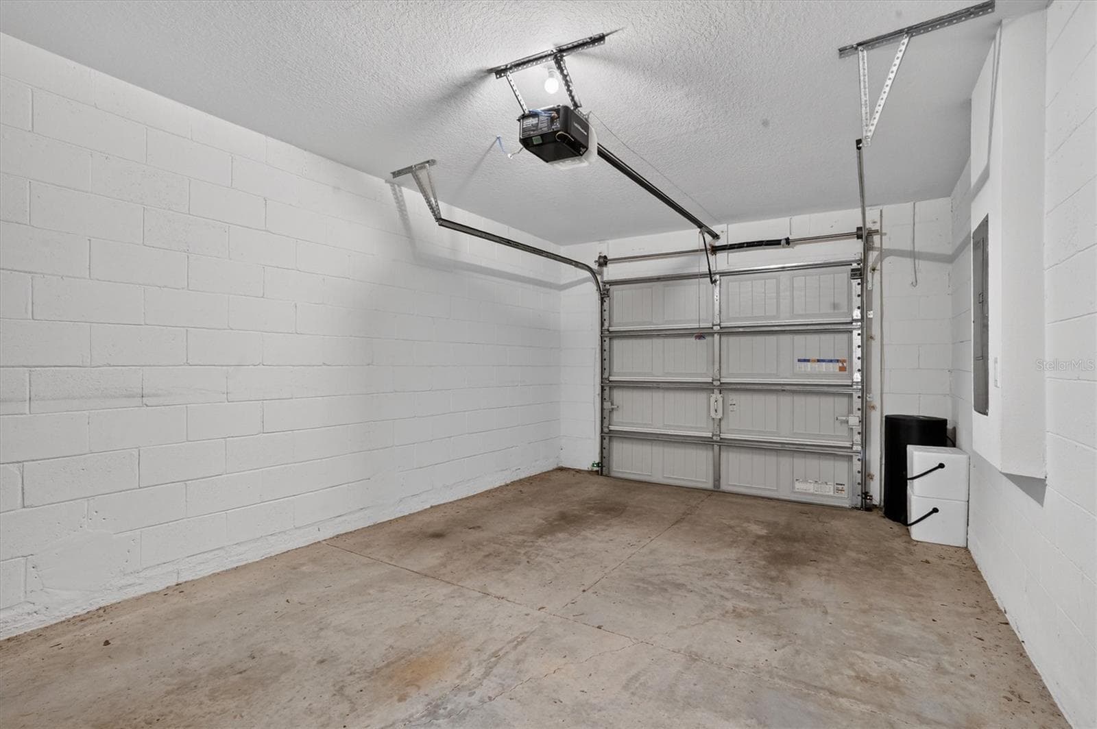 Single Family Residence at 1556 WYNFORD CIR, TAVARES, photo 40 of 45