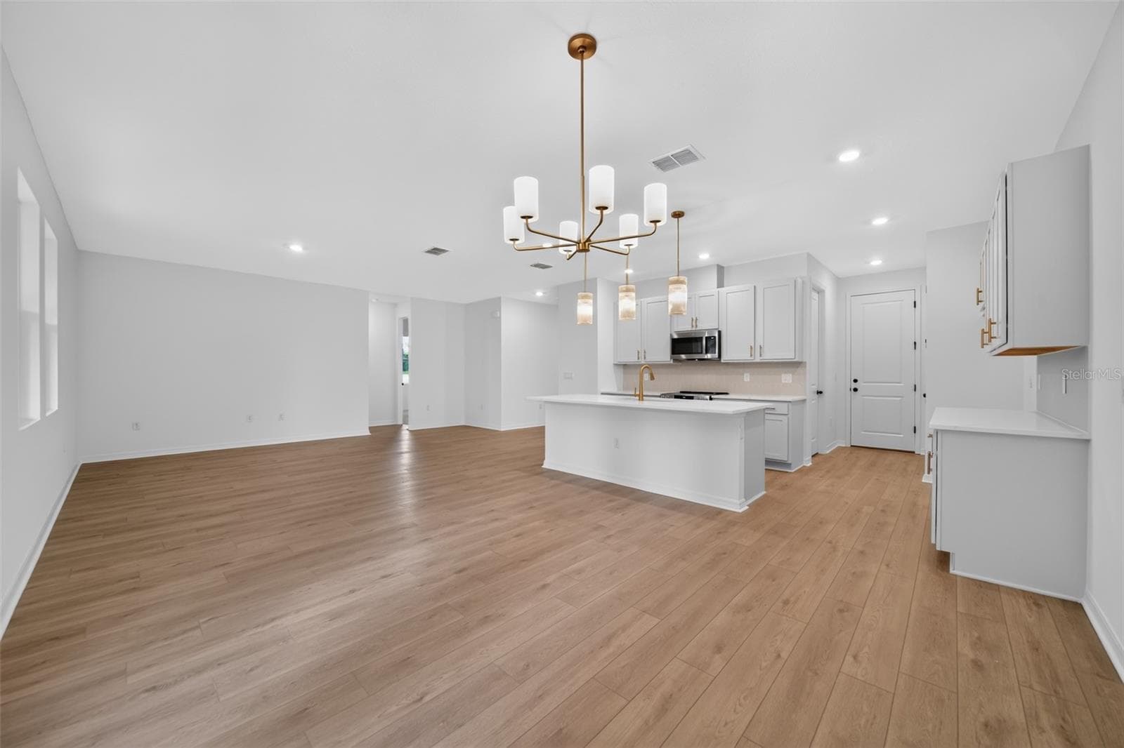 Single Family Residence at 1634 CANE BAMBOO DR, ST CLOUD, photo 5 of 24