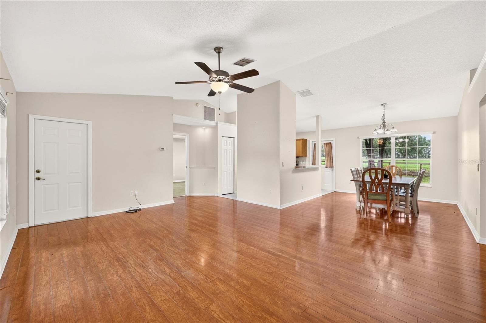 Single Family Residence at 8825 SE 155TH PL, SUMMERFIELD, photo 6 of 33