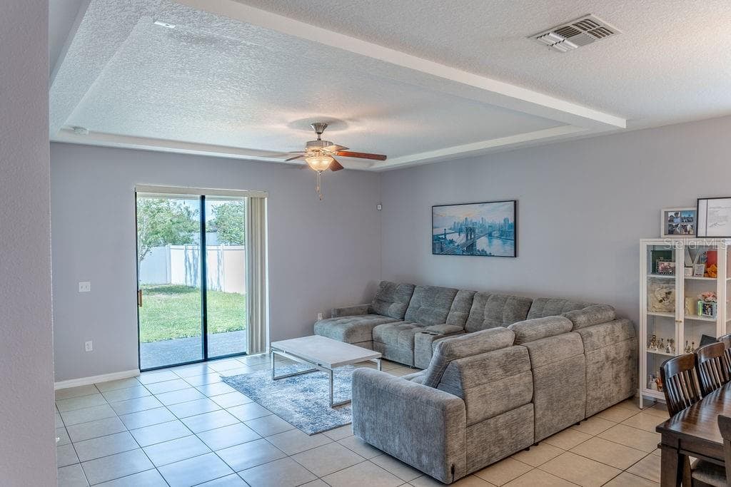 Single Family Residence at 612 SILVERTHORN PL, GROVELAND, photo 5 of 37