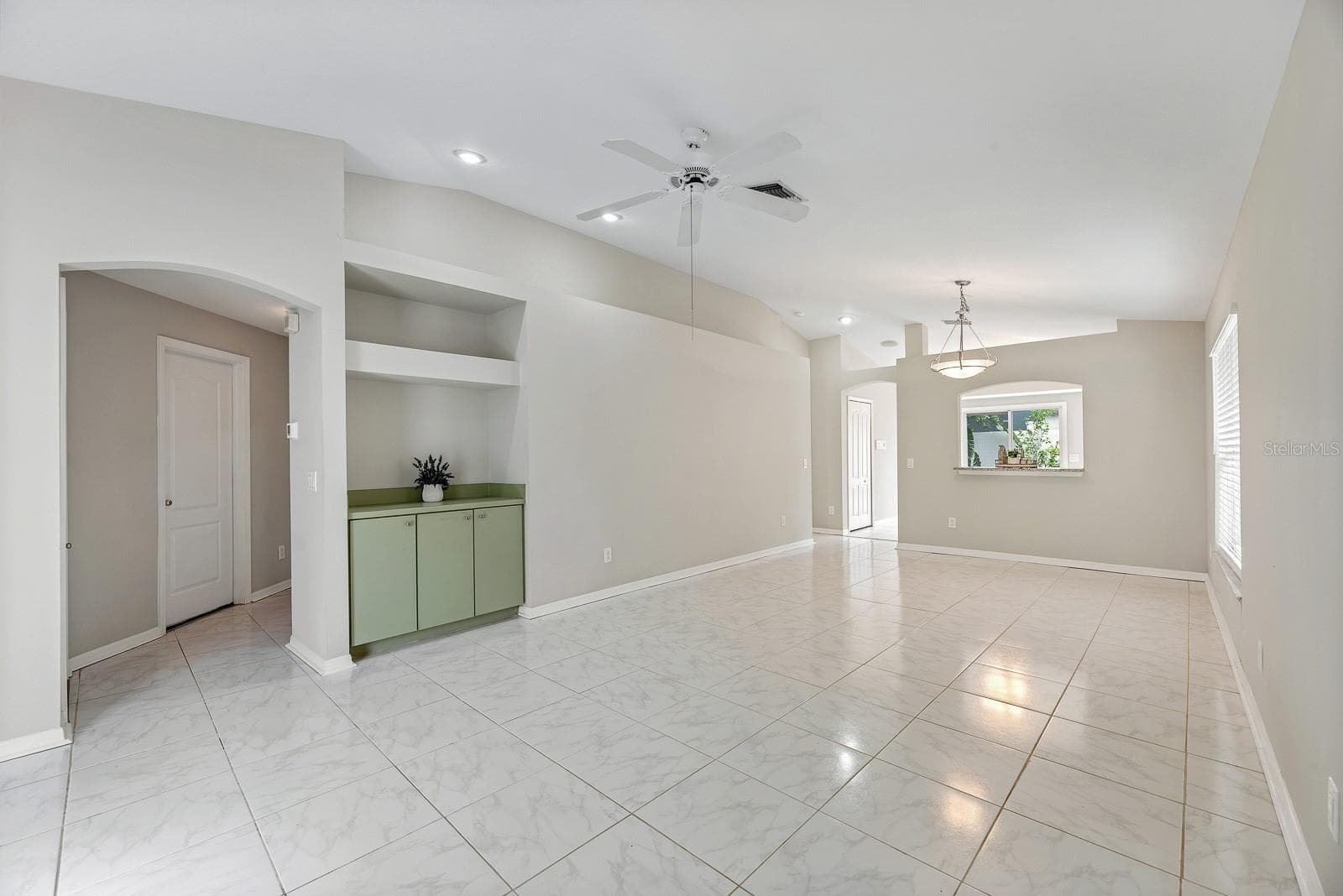 Single Family Residence at 8309 QUARTER HORSE DR, RIVERVIEW, photo 4 of 18