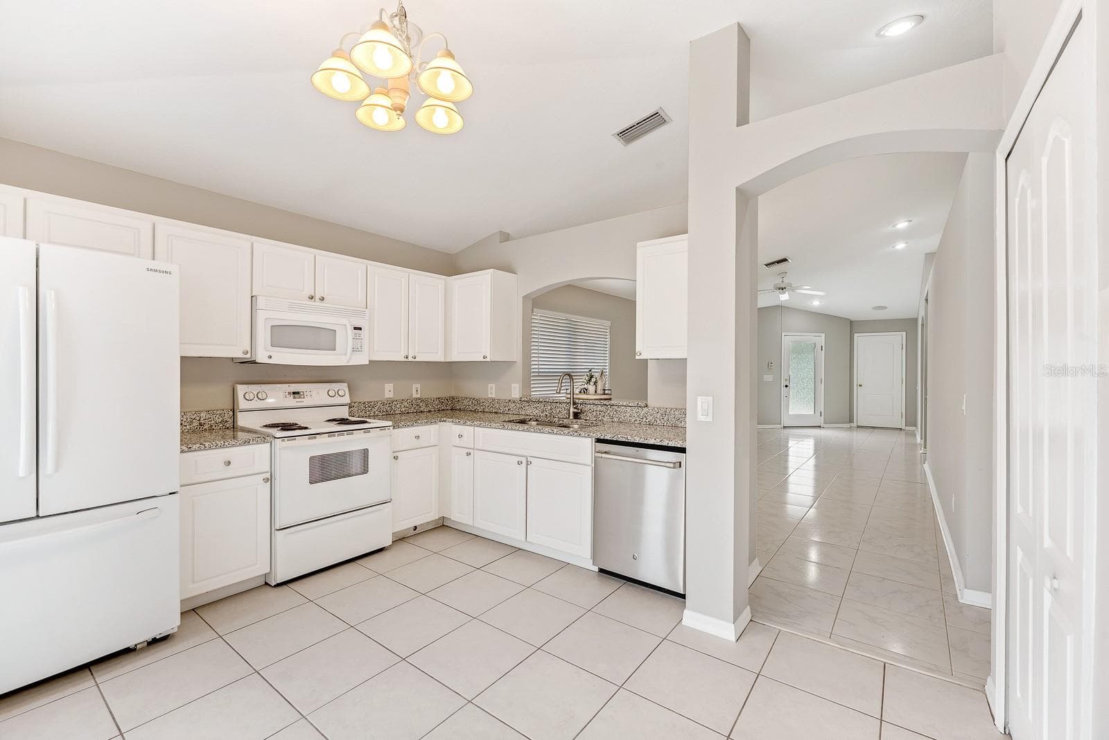 Single Family Residence at 8309 QUARTER HORSE DR, RIVERVIEW, photo 7 of 18