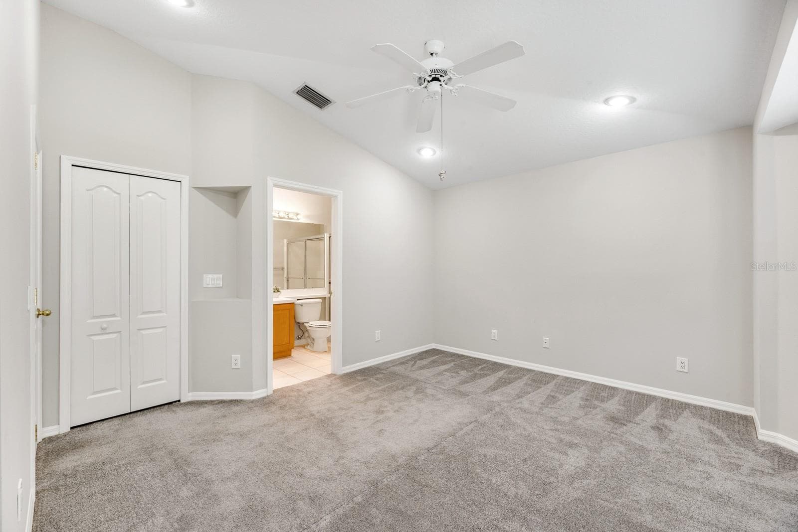 Primary bedroom - 8309 QUARTER HORSE DR, RIVERVIEW