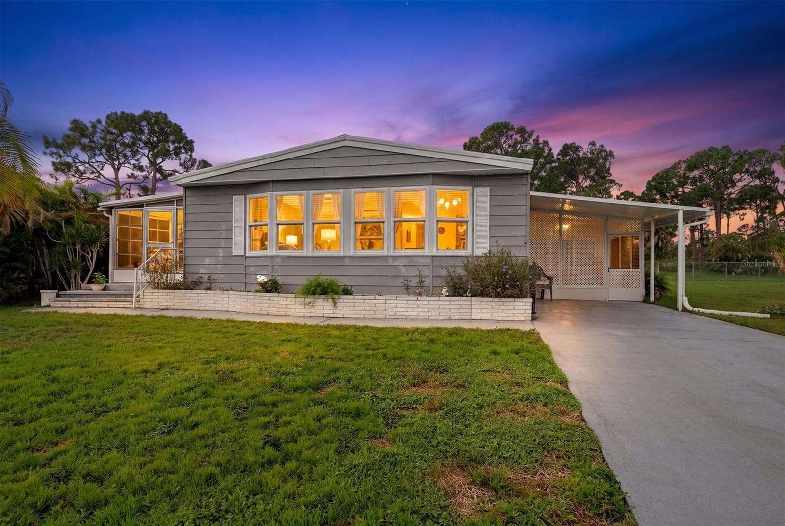 Manufactured Home at 417 VILLA NUEVA CIR, NORTH PORT, photo 2 of 61