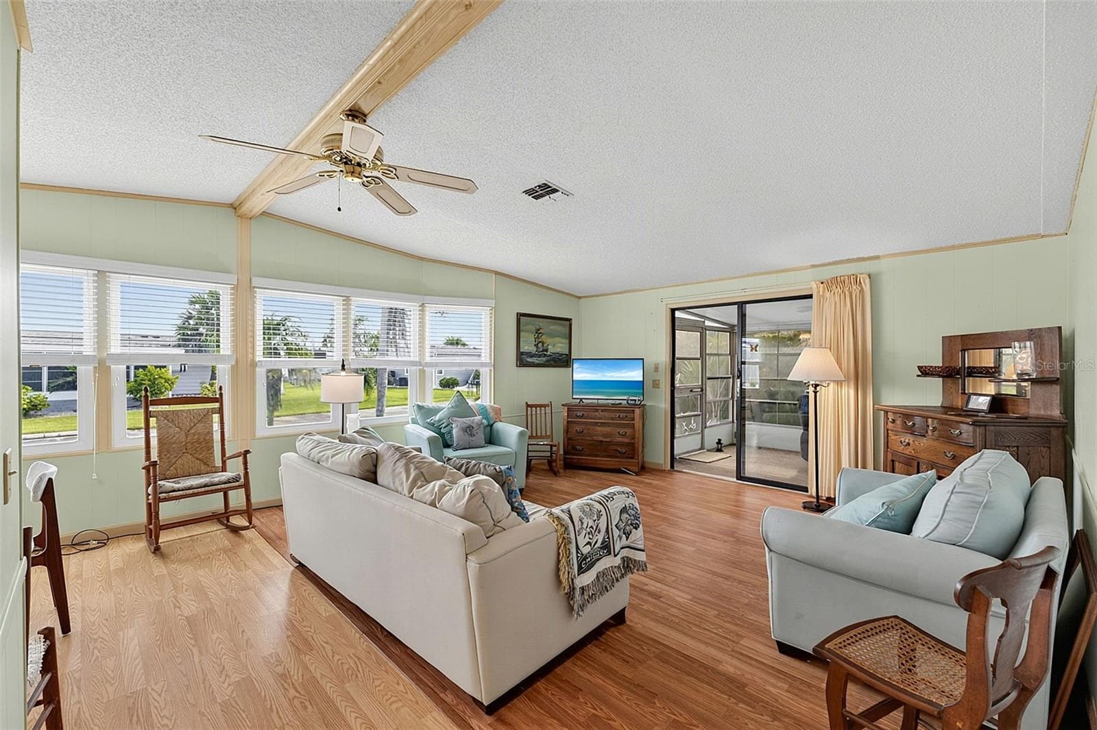 Manufactured Home at 417 VILLA NUEVA CIR, NORTH PORT, photo 9 of 61
