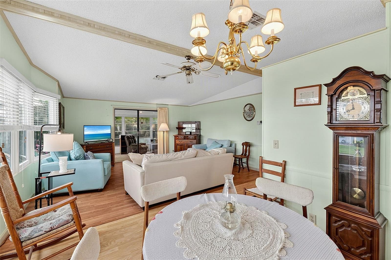 Manufactured Home at 417 VILLA NUEVA CIR, NORTH PORT, photo 11 of 61