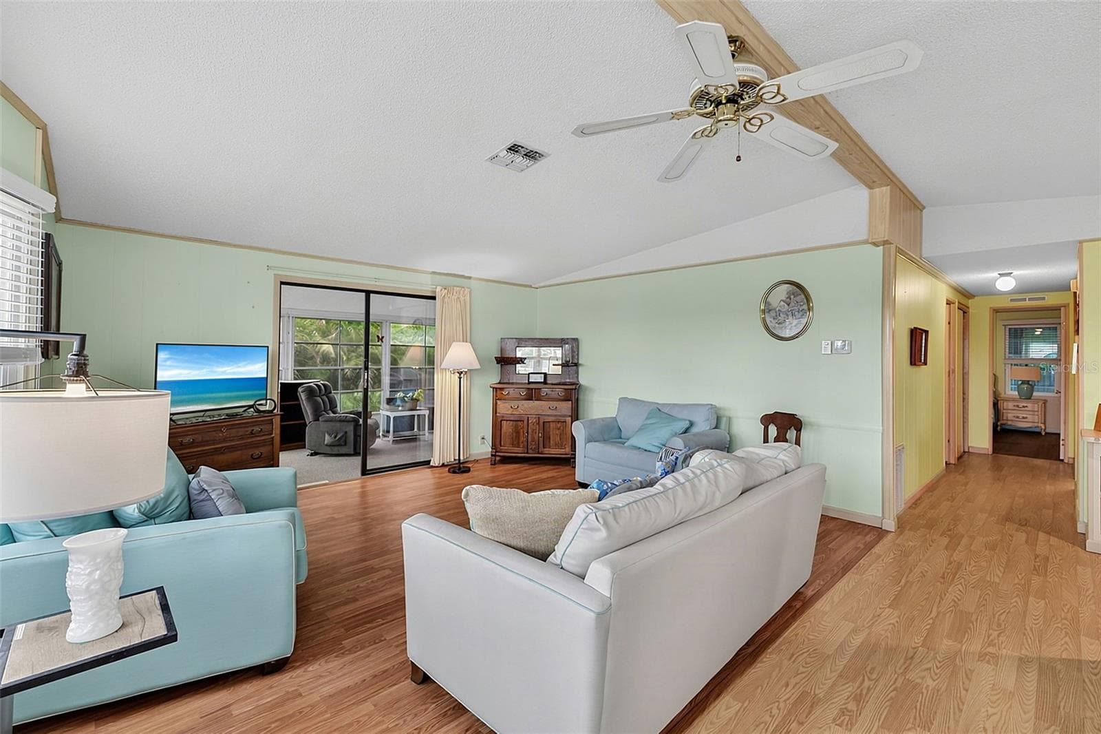 Manufactured Home at 417 VILLA NUEVA CIR, NORTH PORT, photo 12 of 61