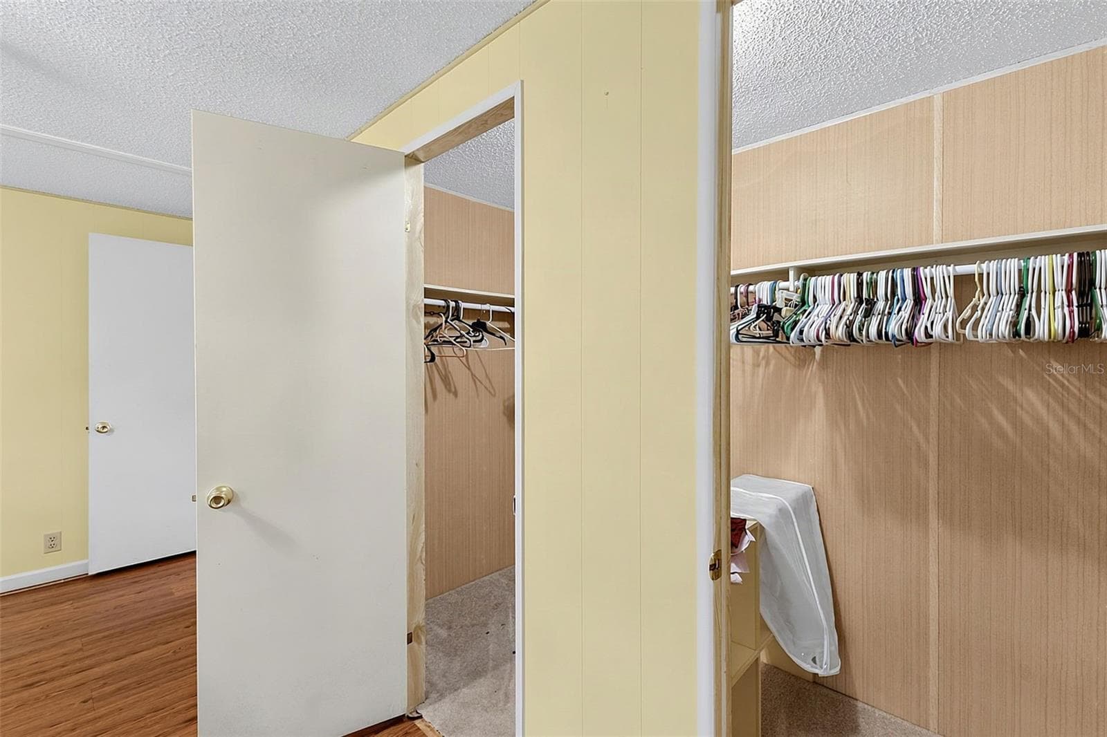 Manufactured Home at 417 VILLA NUEVA CIR, NORTH PORT, photo 16 of 61