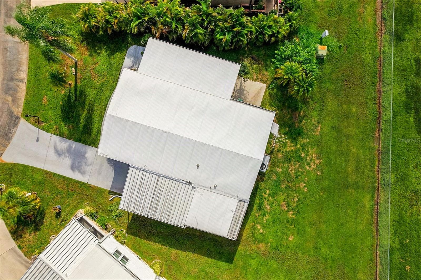Manufactured Home at 417 VILLA NUEVA CIR, NORTH PORT, photo 28 of 61