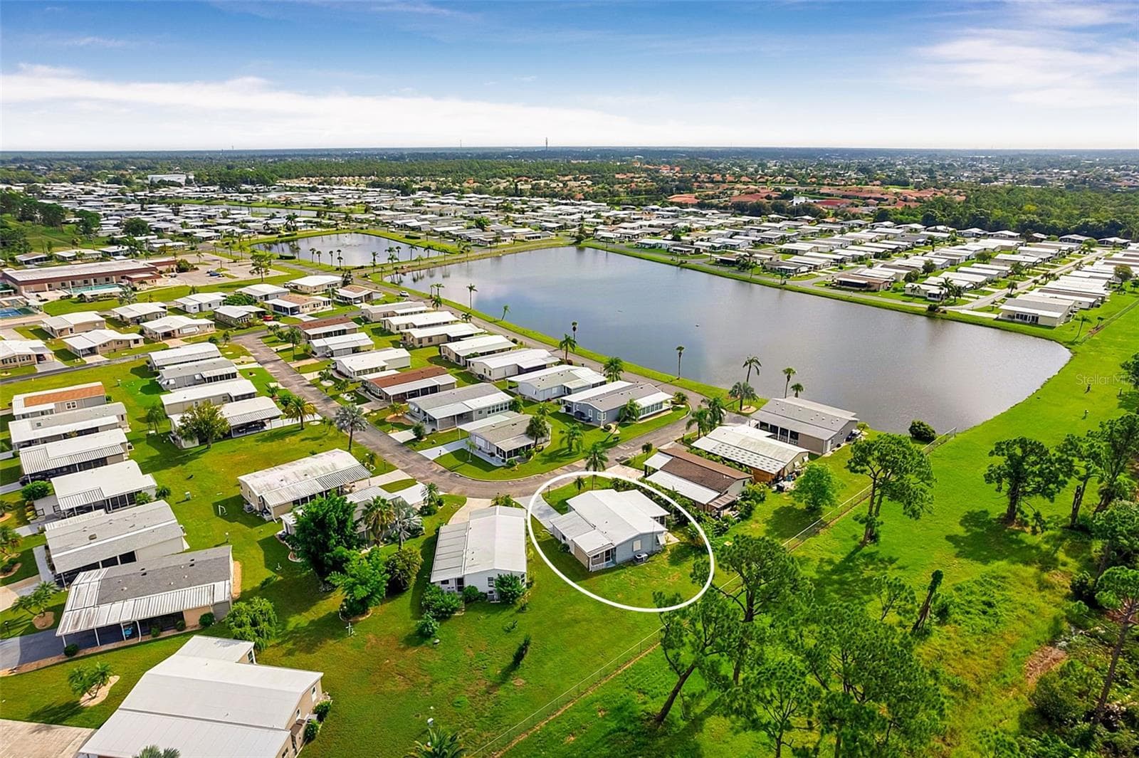 Manufactured Home at 417 VILLA NUEVA CIR, NORTH PORT, photo 32 of 61