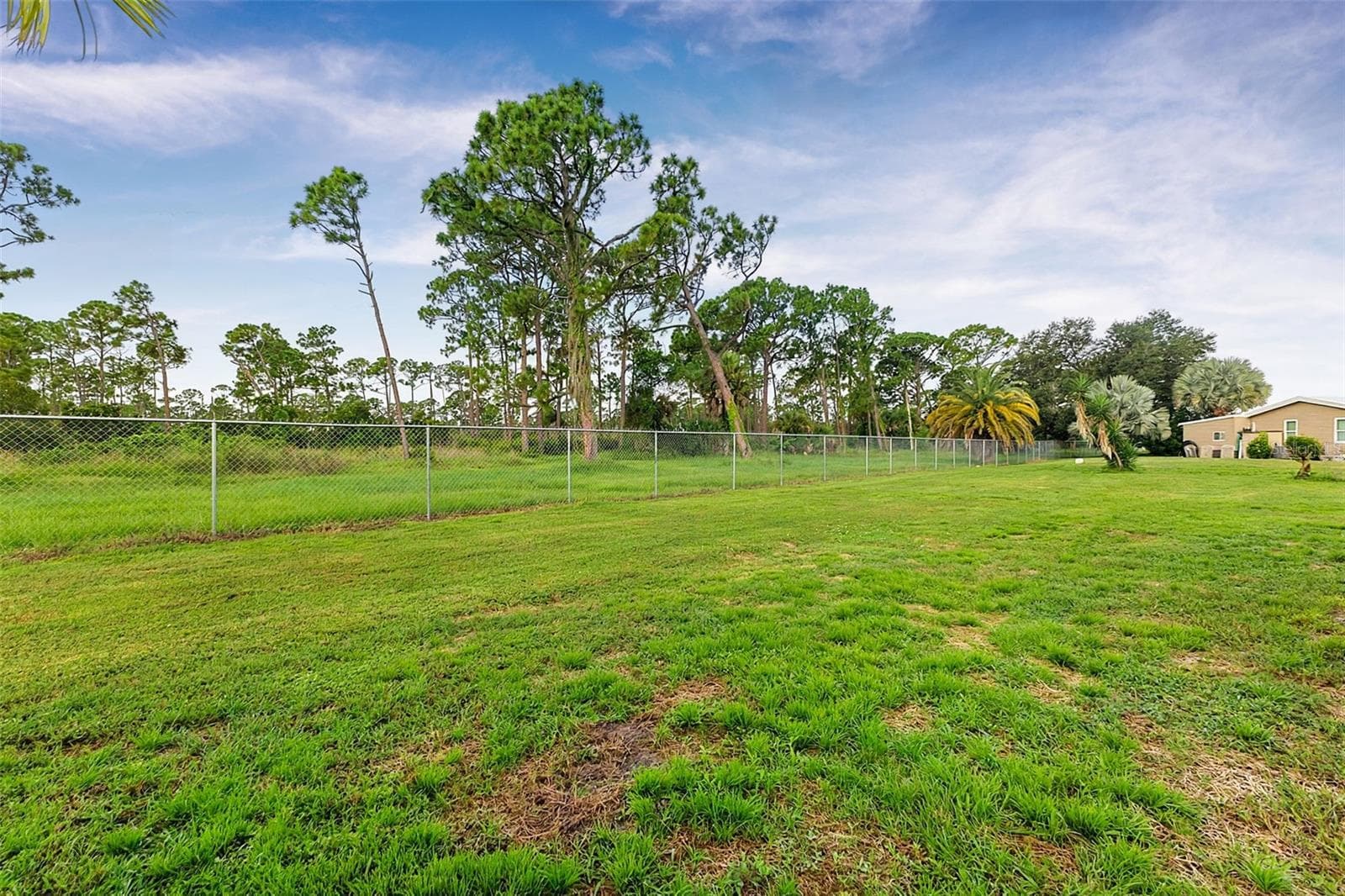 Manufactured Home at 417 VILLA NUEVA CIR, NORTH PORT, photo 33 of 61