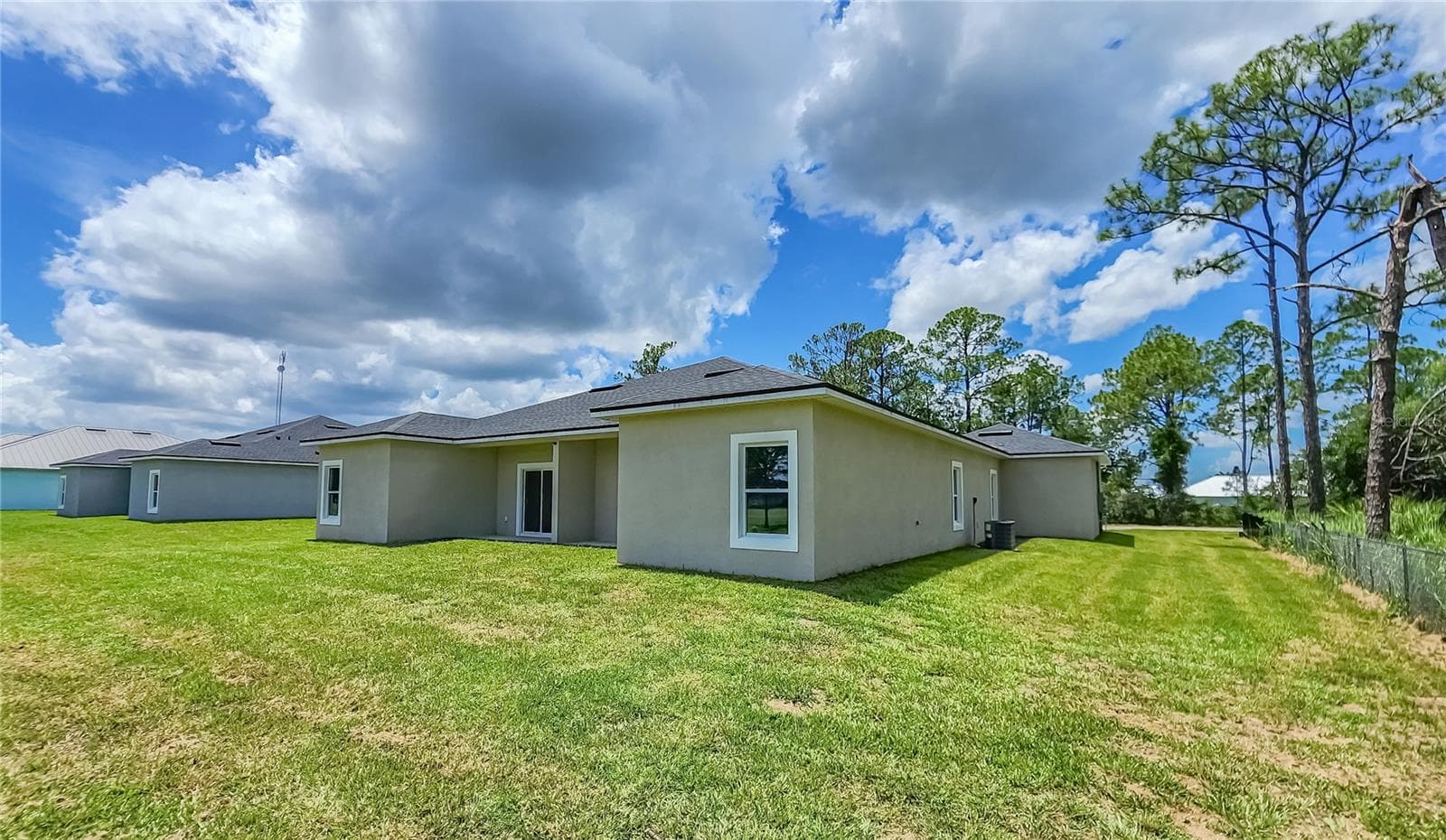 Duplex at 5245 PEBBLE BEACH DR, SEBRING, photo 4 of 20