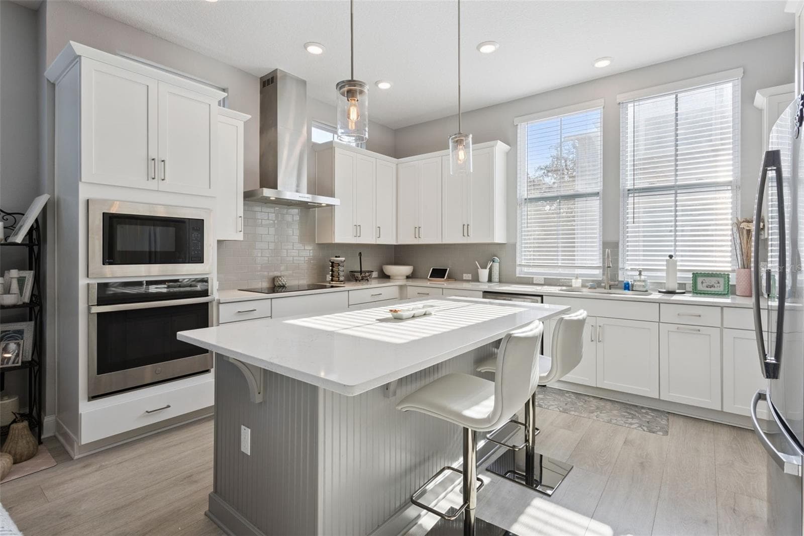 Townhouse at 555 N FERN CREEK AVE #1, ORLANDO, photo 10 of 24