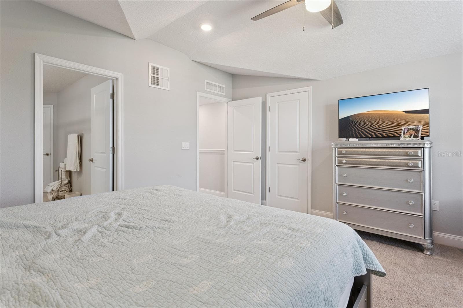 Townhouse at 555 N FERN CREEK AVE #1, ORLANDO, photo 12 of 24