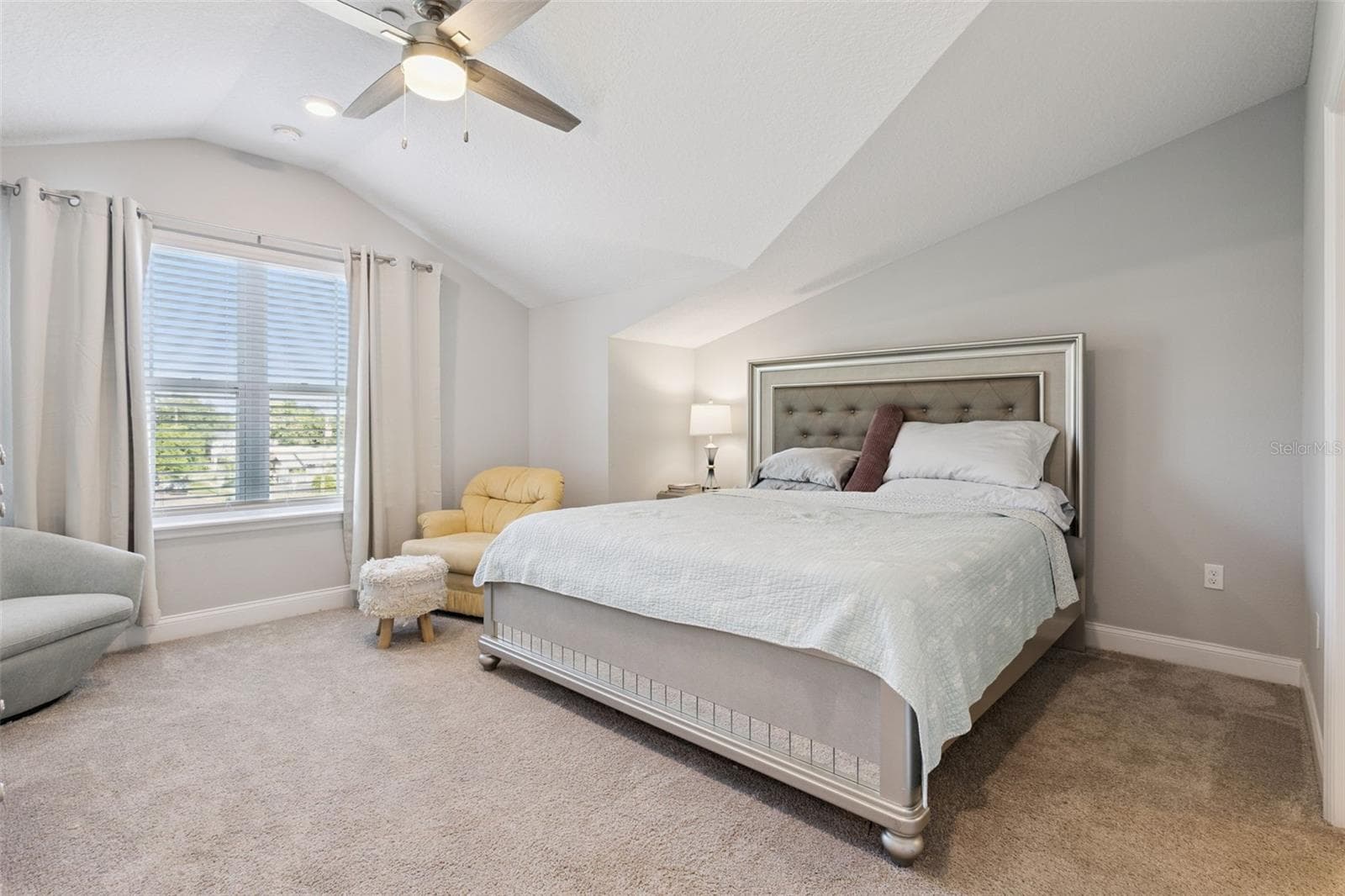 Townhouse at 555 N FERN CREEK AVE #1, ORLANDO, photo 13 of 24