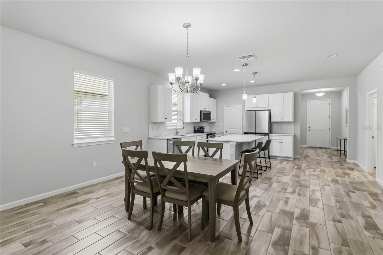 Single Family Residence at 12943 SATIN LILY DR, RIVERVIEW, photo 6 of 32