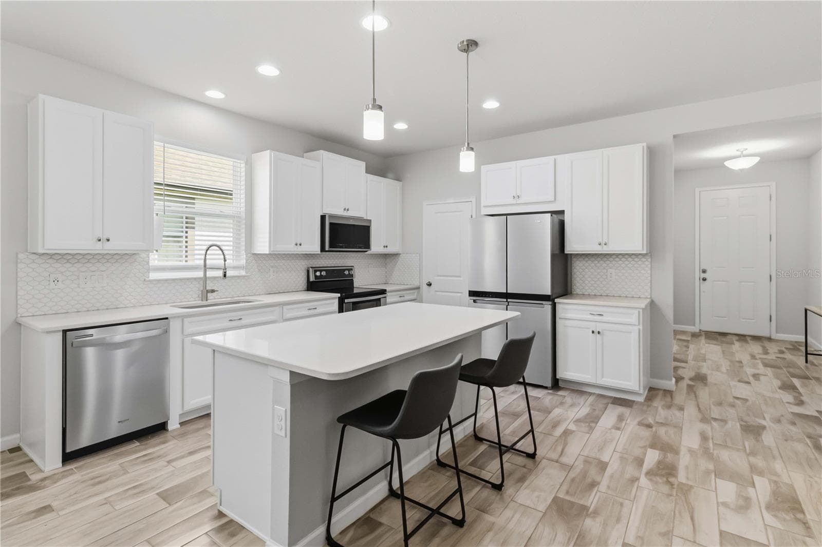 Single Family Residence at 12943 SATIN LILY DR, RIVERVIEW, photo 8 of 32