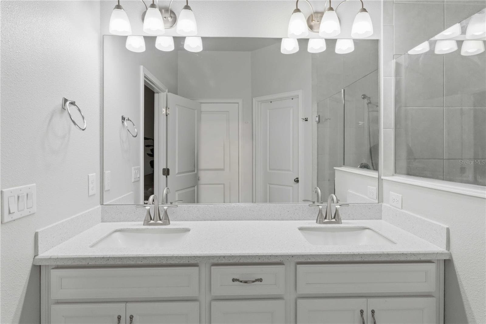 Single Family Residence at 12943 SATIN LILY DR, RIVERVIEW, photo 13 of 32