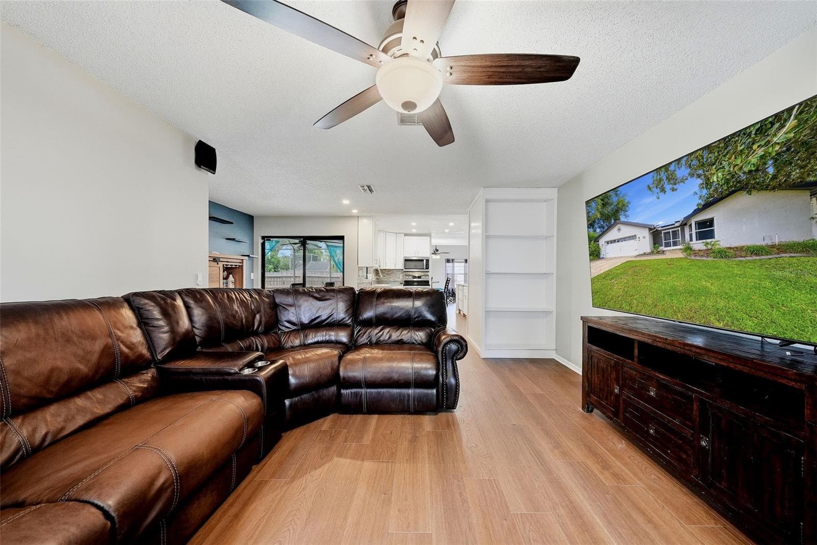 Single Family Residence at 3916 BLOOMING HILL LN, PALM HARBOR, photo 19 of 43