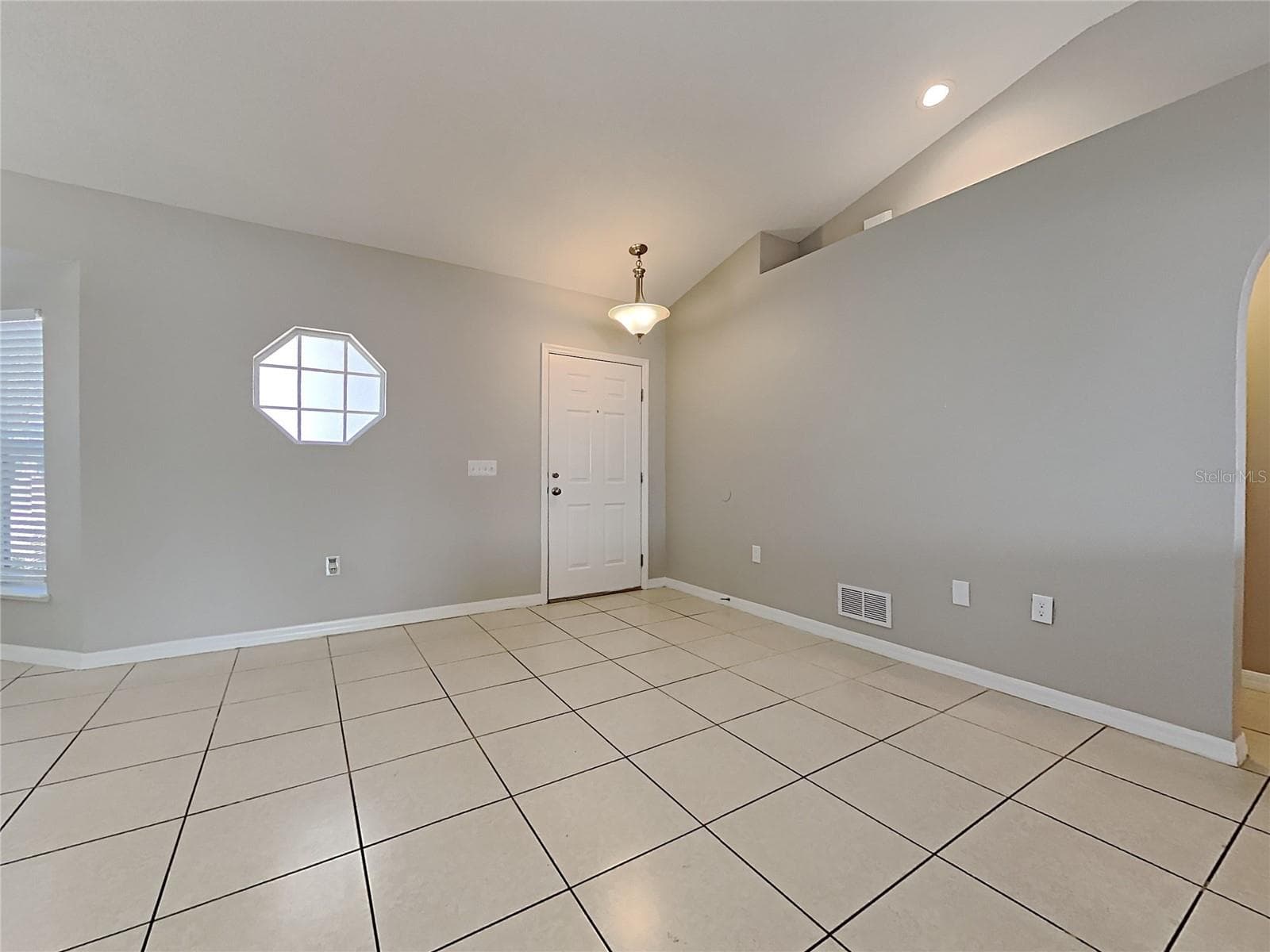 Single Family Residence at 1322 DRAGON HEAD DR, VALRICO, photo 4 of 31