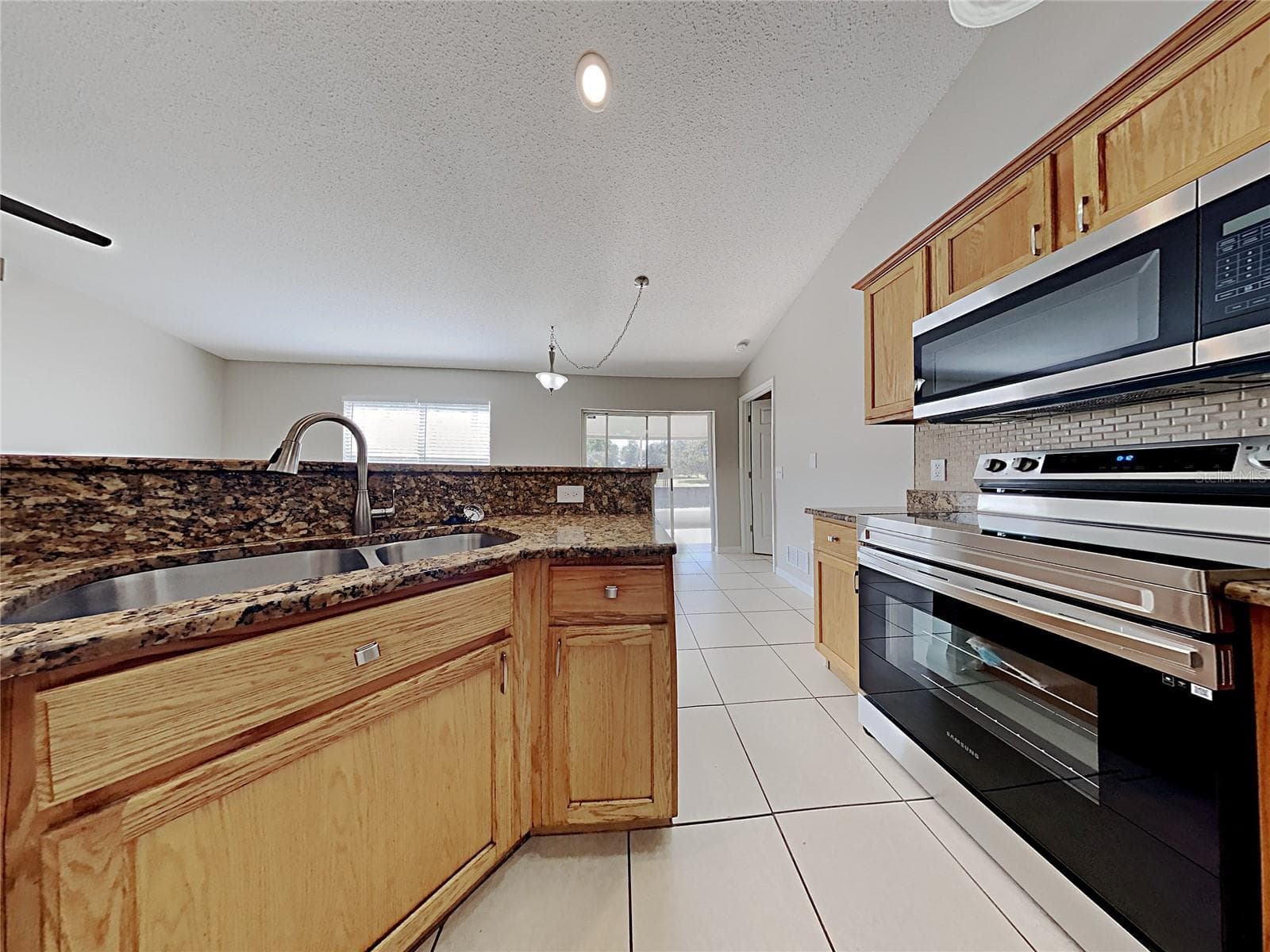 Single Family Residence at 1322 DRAGON HEAD DR, VALRICO, photo 9 of 31
