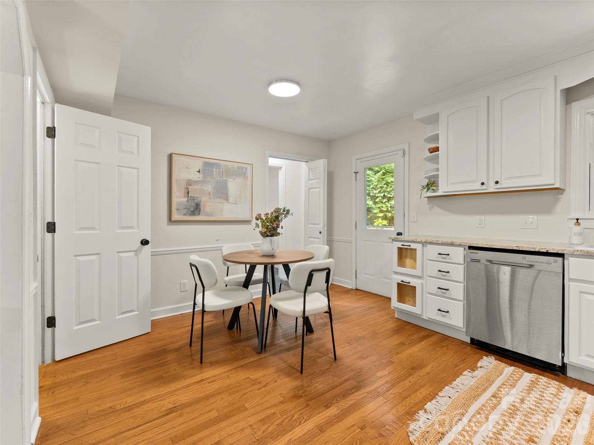 Single Family Residence at 28 Marne Road, Asheville, photo 10 of 47