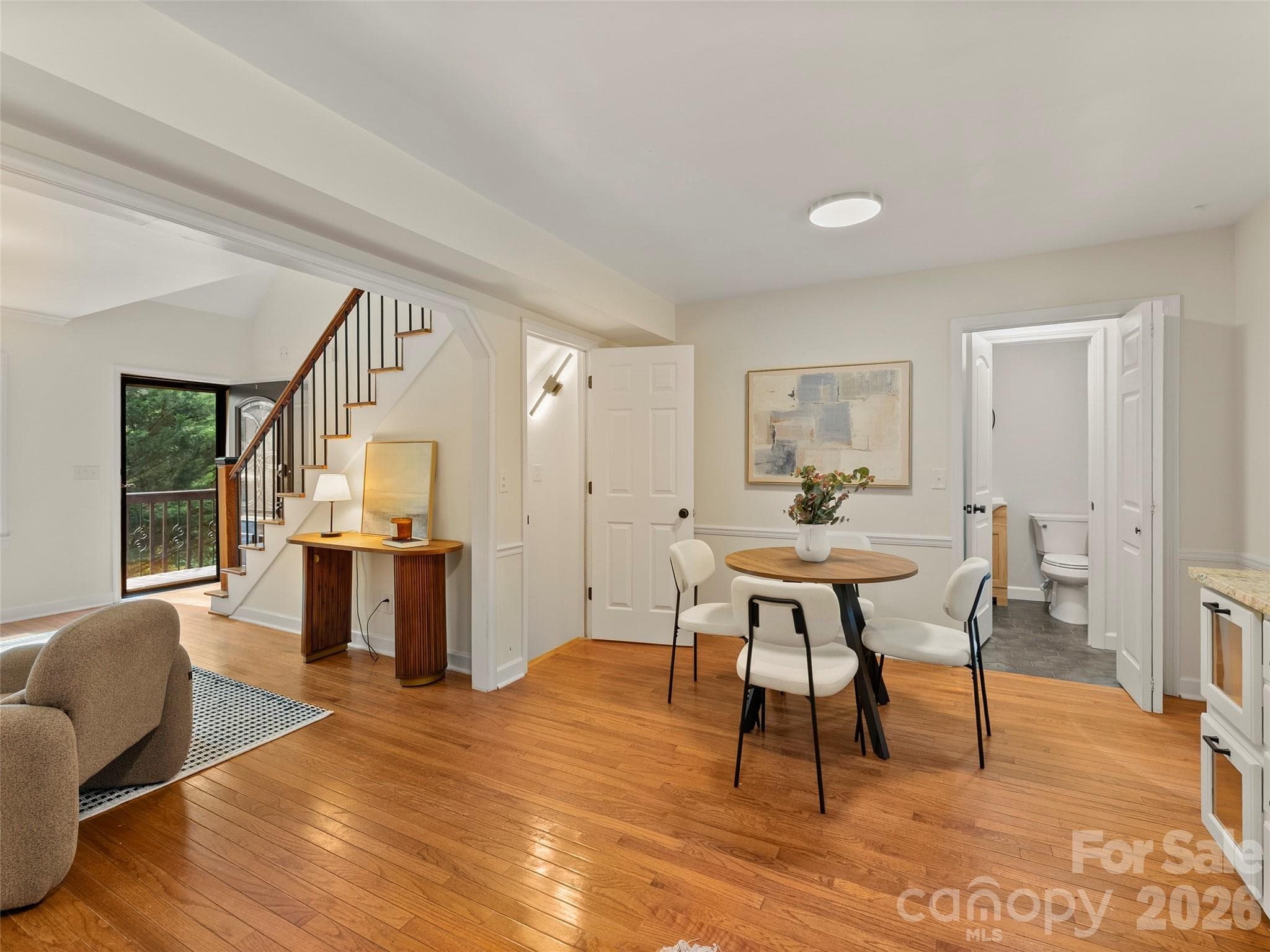 Single Family Residence at 28 Marne Road, Asheville, photo 8 of 47