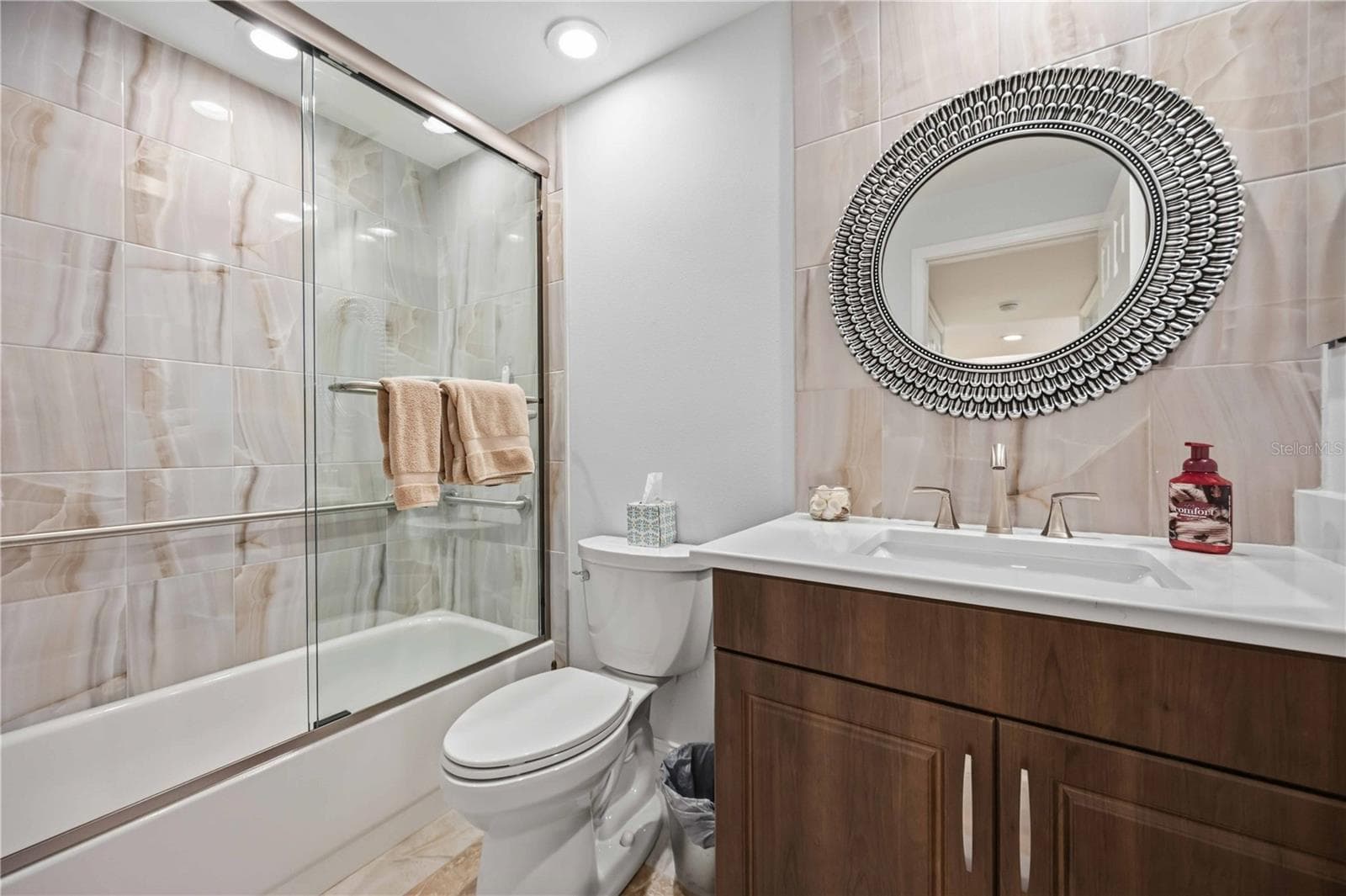 guest bathroom - 5726 ASHTON LAKE DR #11, SARASOTA