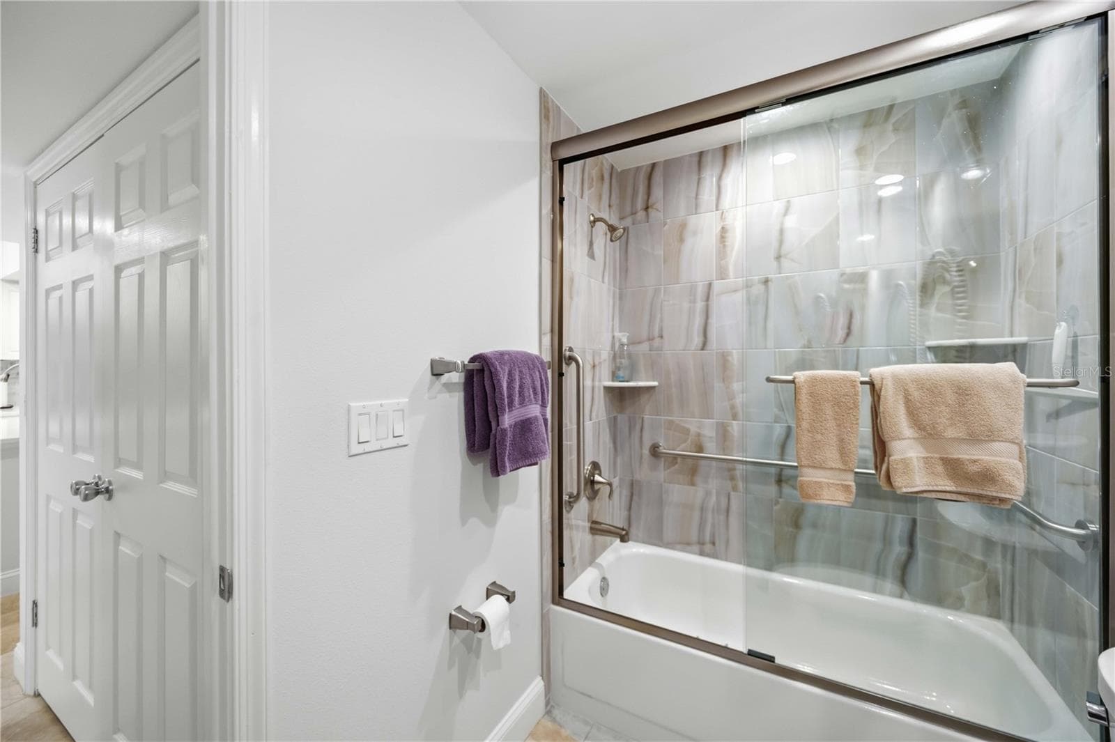 Condominium at 5726 ASHTON LAKE DR #11, SARASOTA, photo 33 of 60