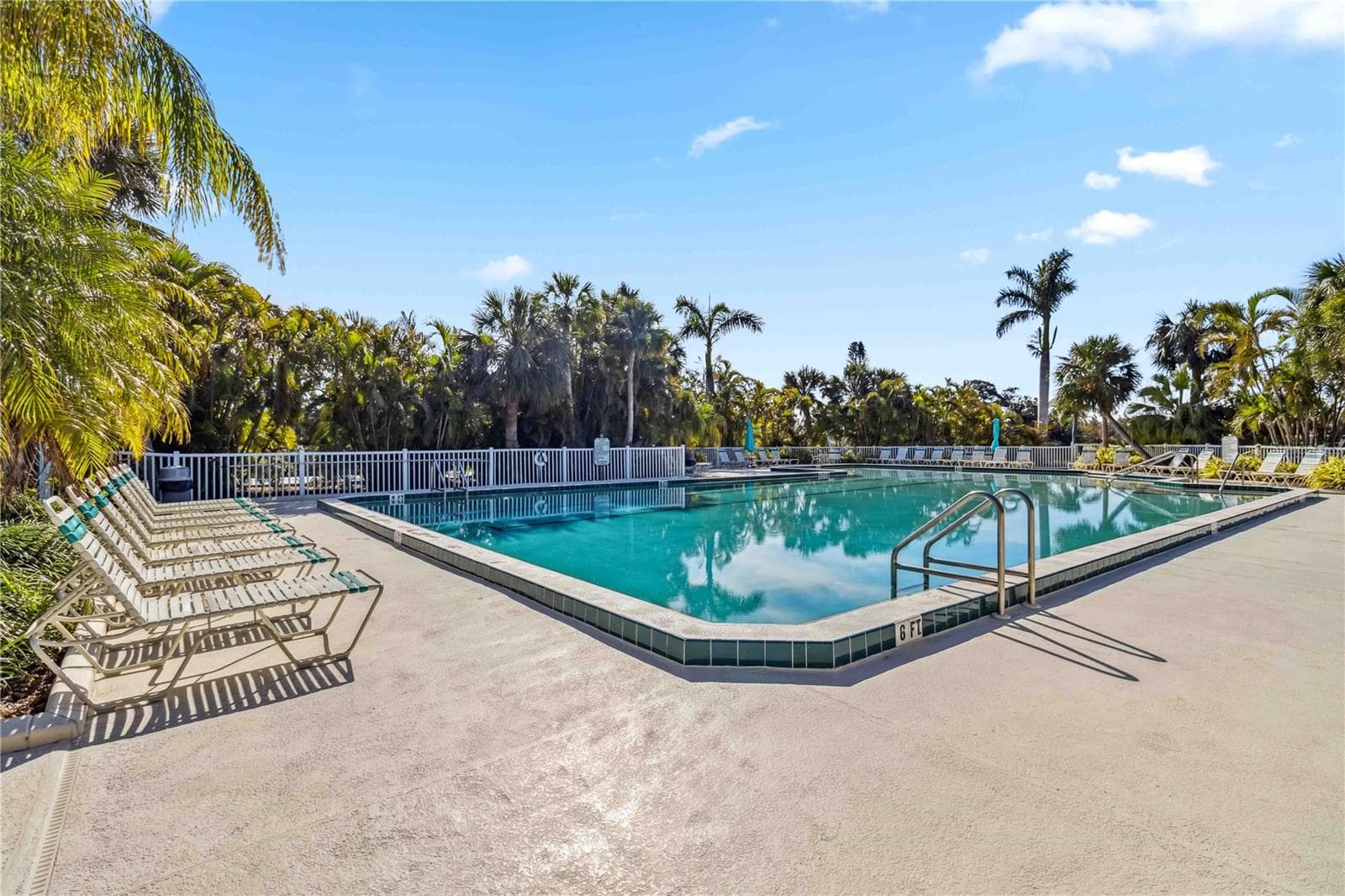 Large heated community pool - 5726 ASHTON LAKE DR #11, SARASOTA
