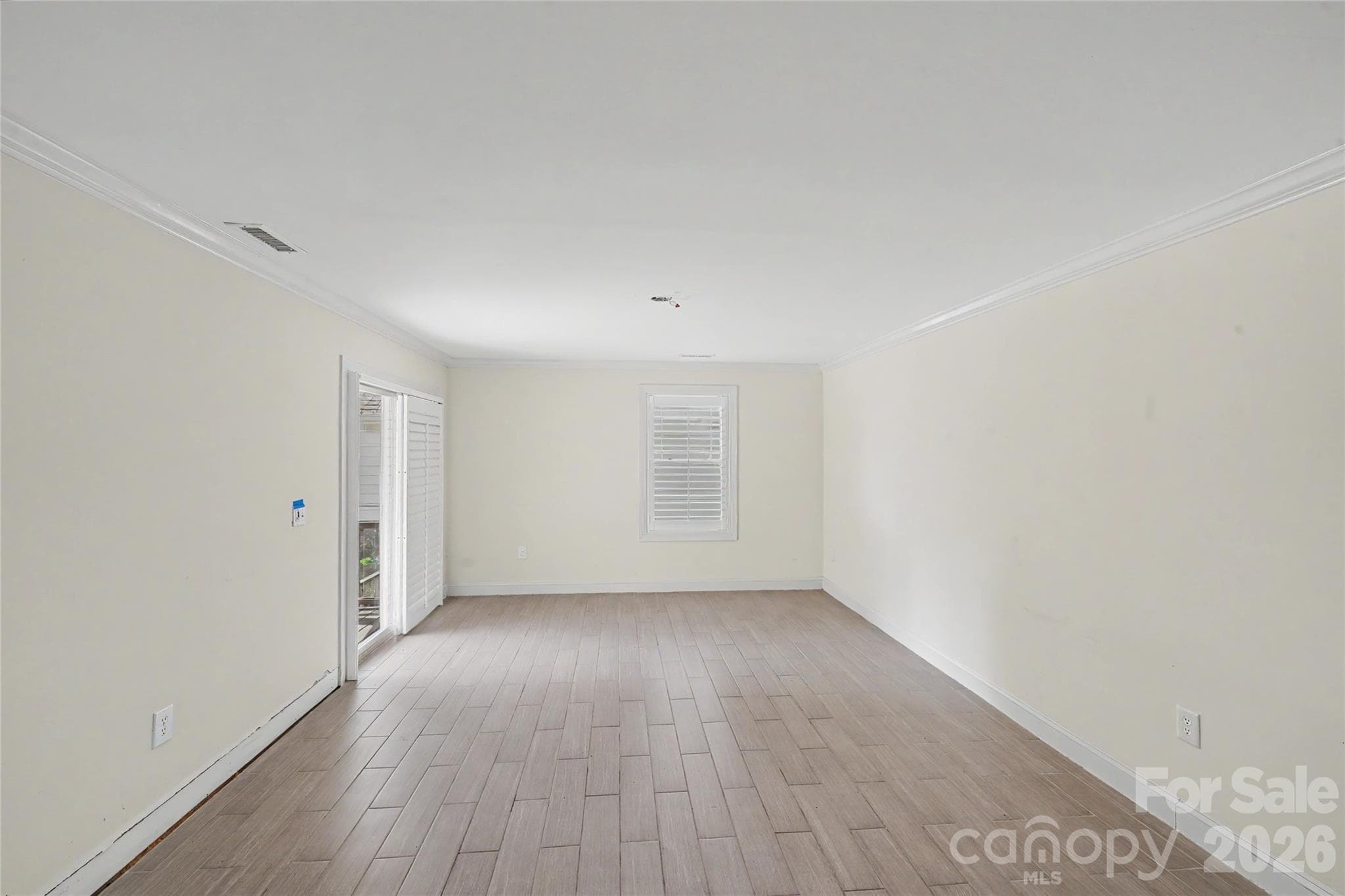 Single Family Residence at 1512 Ivey Drive, Charlotte, photo 10 of 32